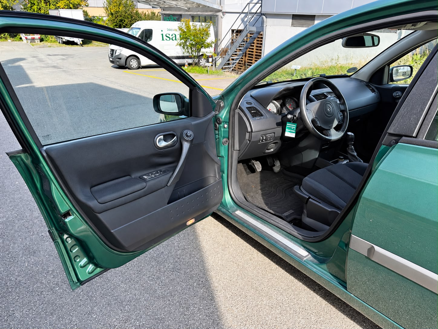 RENAULT Mégane 2.0 16V Dynamique-image-15
