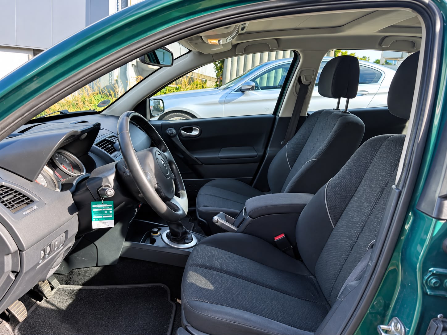 RENAULT Mégane 2.0 16V Dynamique-image-16