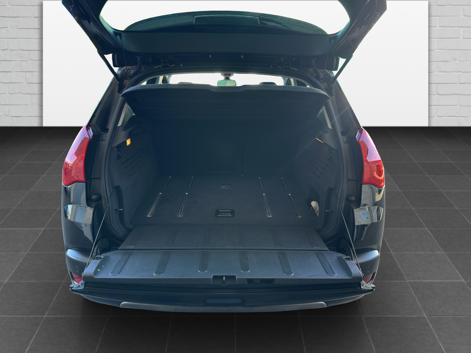 PEUGEOT 3008 HYbrid4 2.0 HDI EGS6-image-15