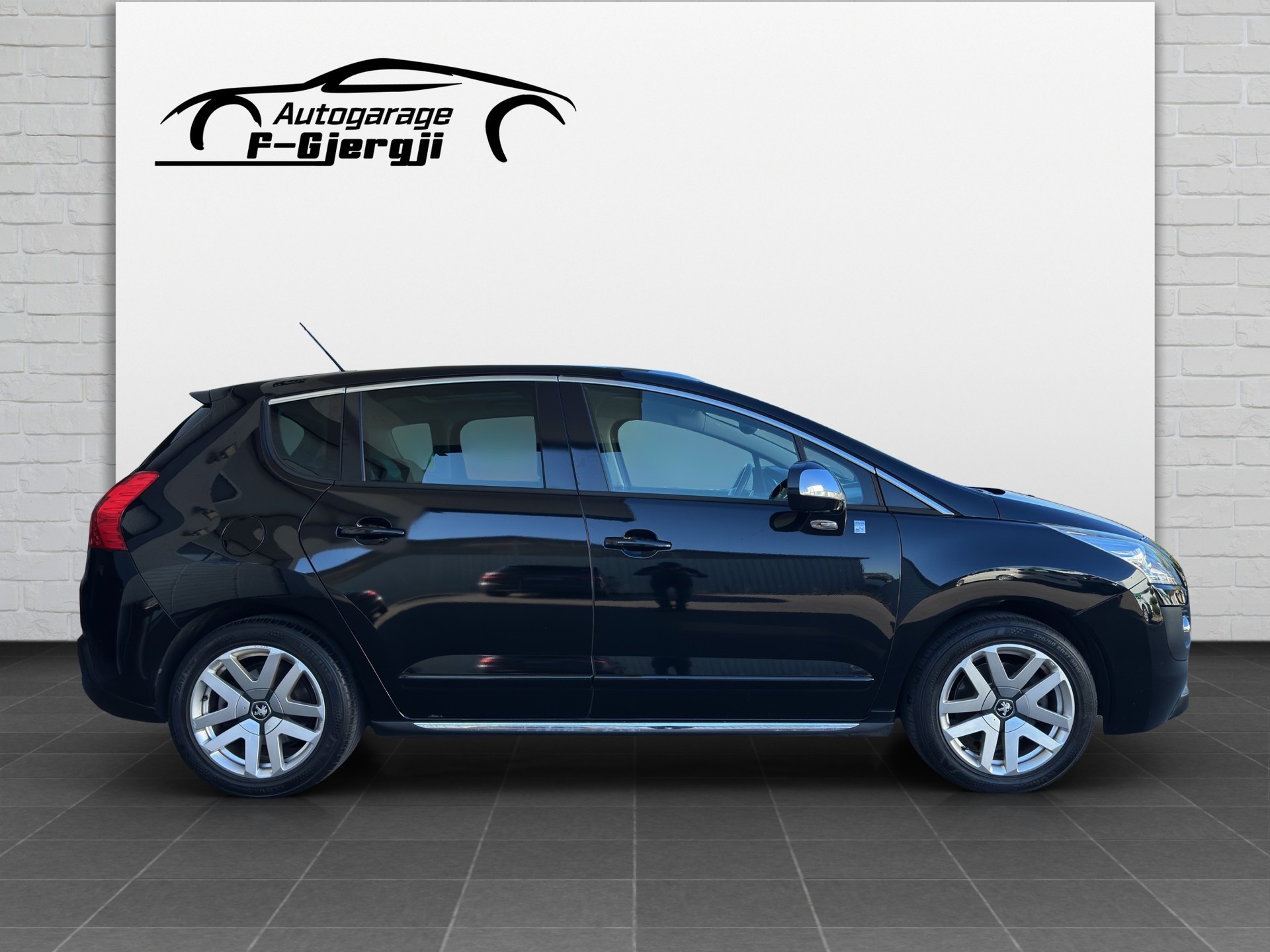 PEUGEOT 3008 HYbrid4 2.0 HDI EGS6-image-6