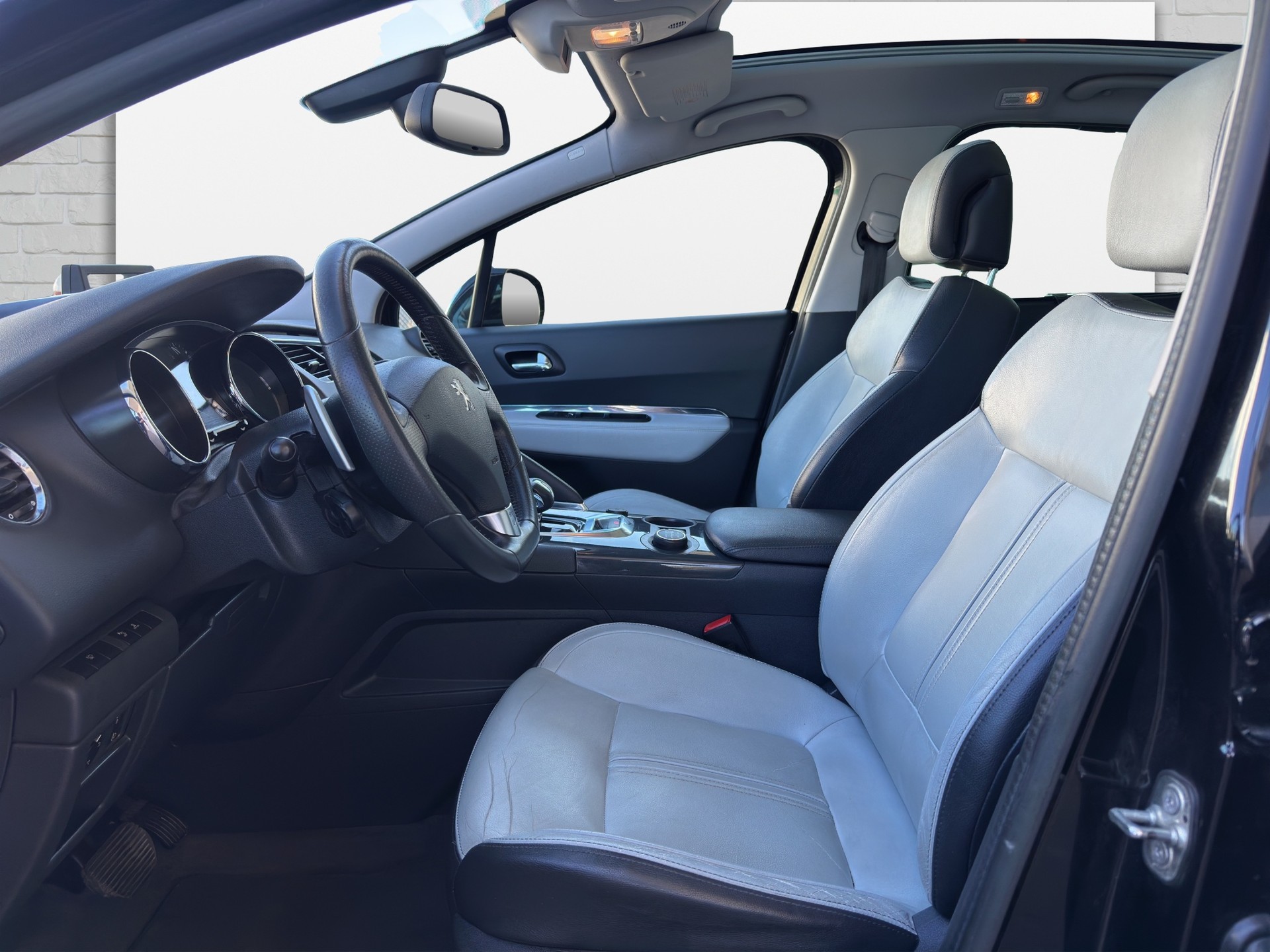 PEUGEOT 3008 HYbrid4 2.0 HDI EGS6-image-9