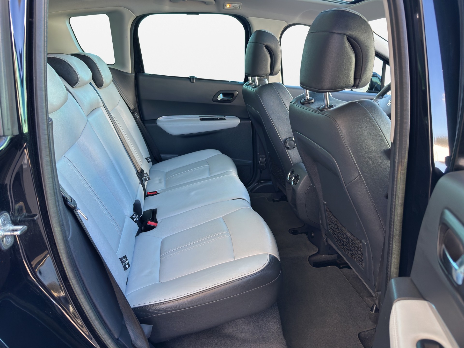 PEUGEOT 3008 HYbrid4 2.0 HDI EGS6-image-11