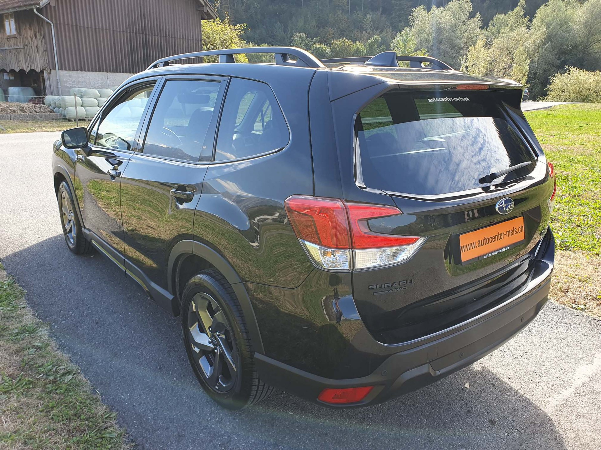 SUBARU Forester Station 2.0i e-Boxer Luxury-image-4