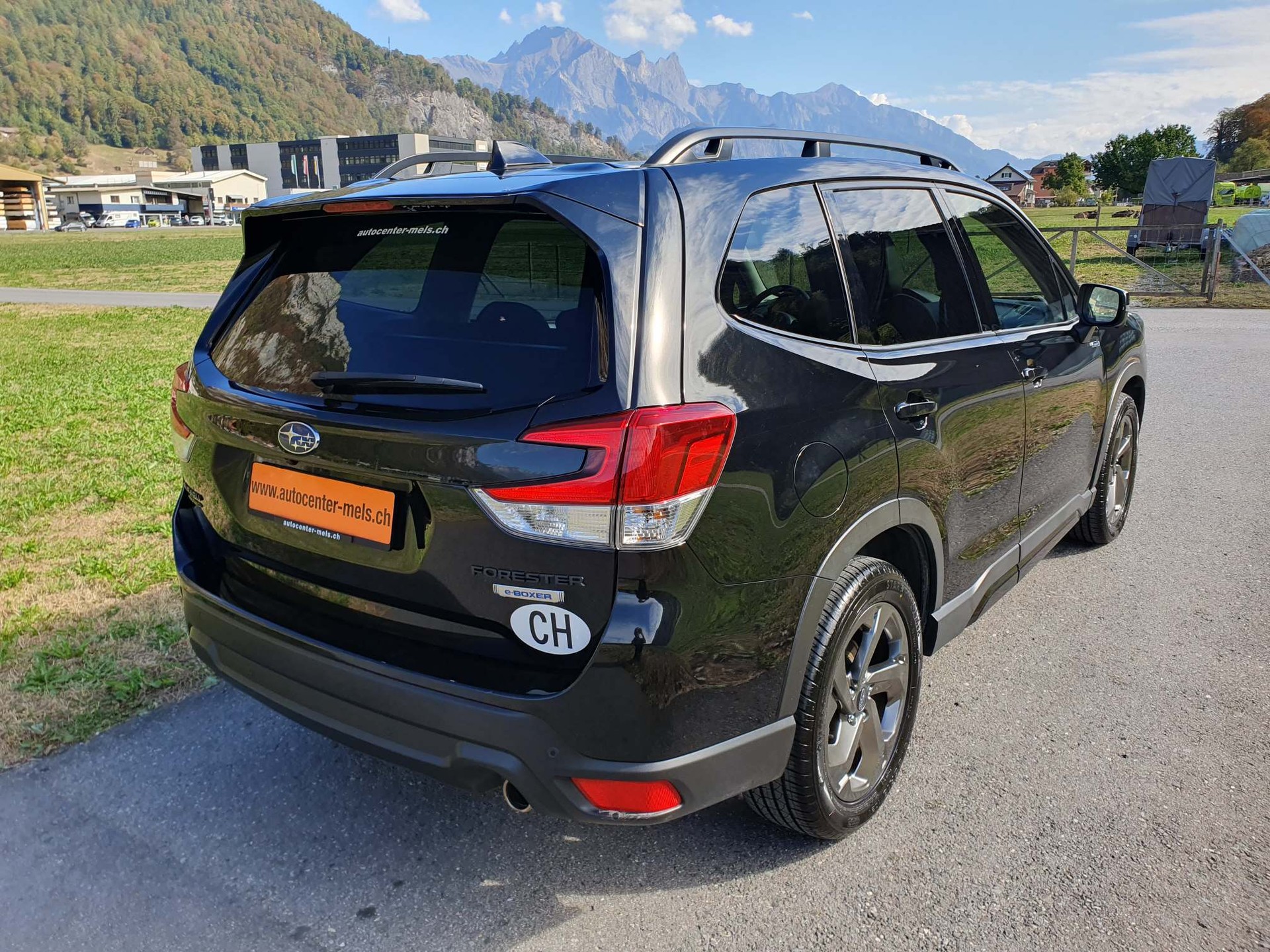 SUBARU Forester Station 2.0i e-Boxer Luxury-image-6