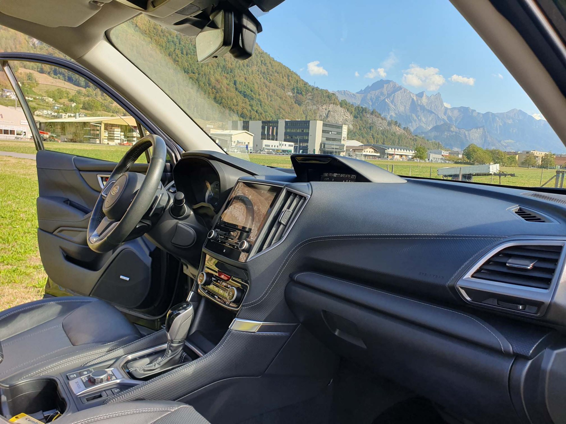 SUBARU Forester Station 2.0i e-Boxer Luxury-image-10