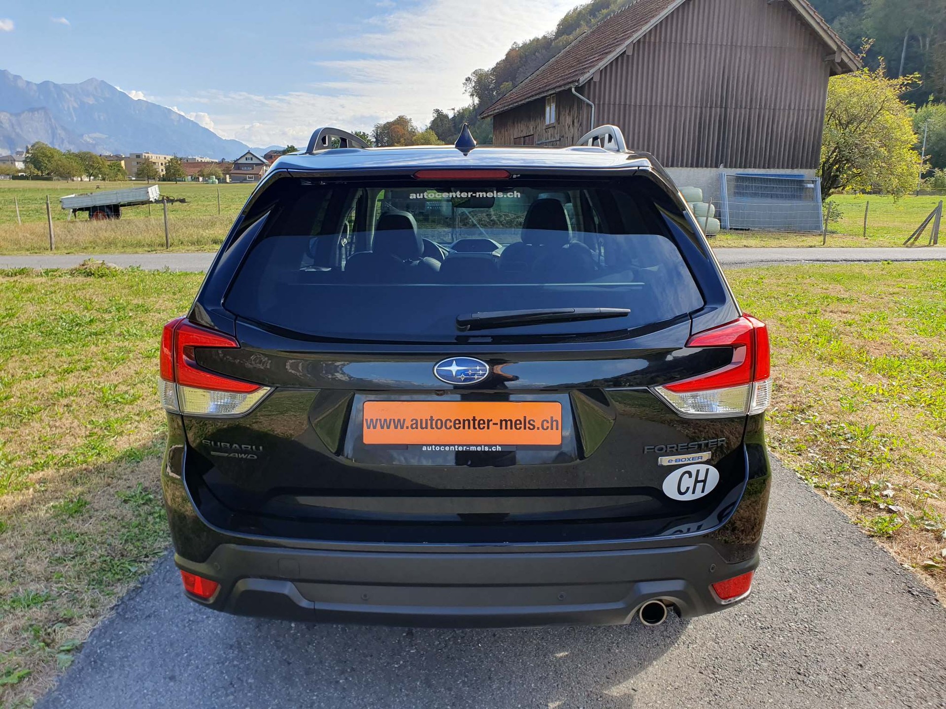 SUBARU Forester Station 2.0i e-Boxer Luxury-image-5