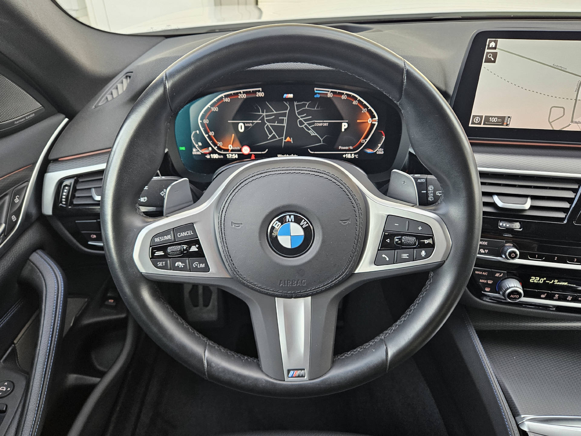 BMW 520d xDrive * Pack M Sport * Pack M Aerodynamik * BMW Service Plus 10 Jahre/ 100'000 km *-image-12