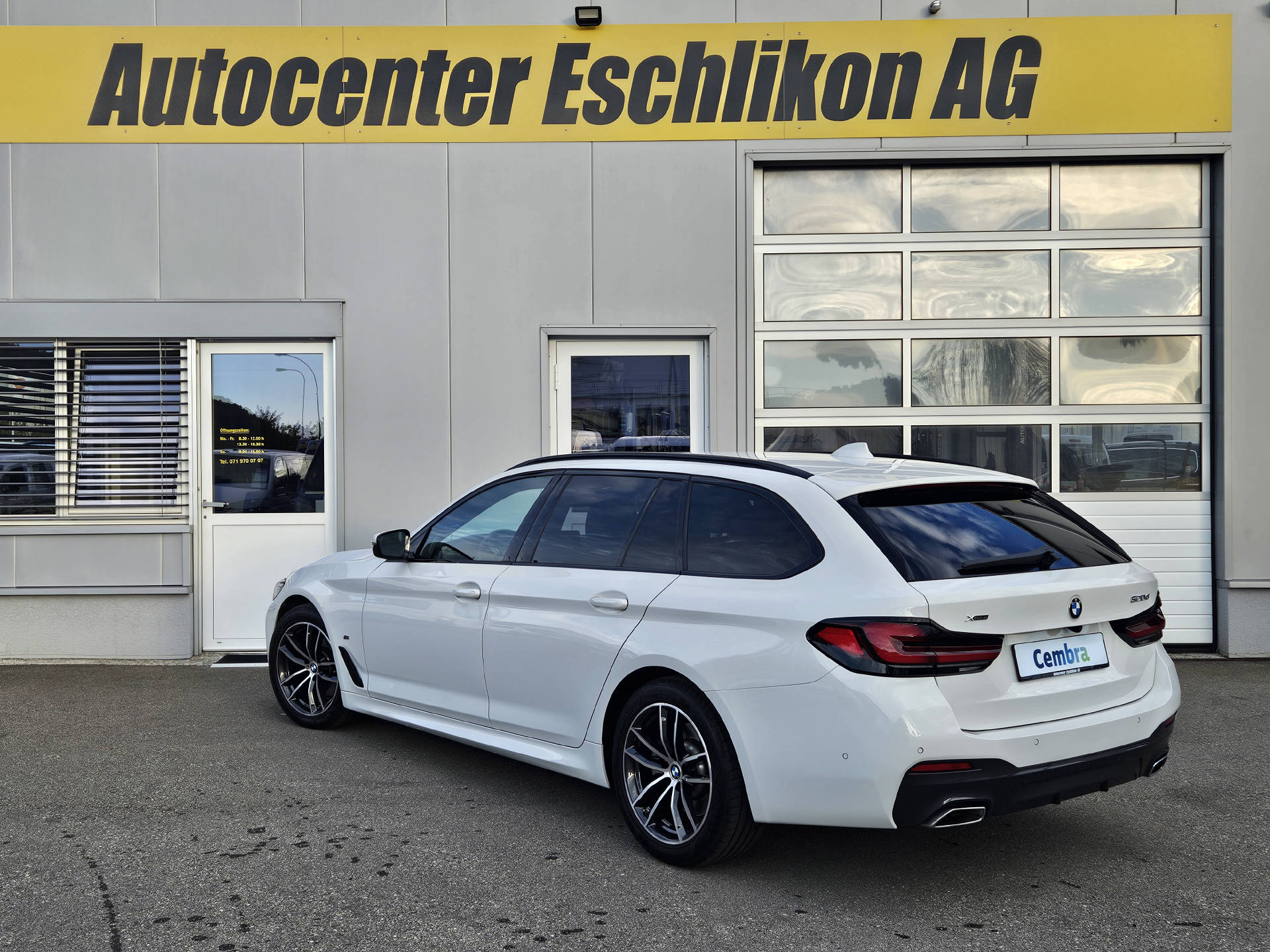 BMW 520d xDrive * Pack M Sport * Pack M Aerodynamik * BMW Service Plus 10 Jahre/ 100'000 km *-image-7