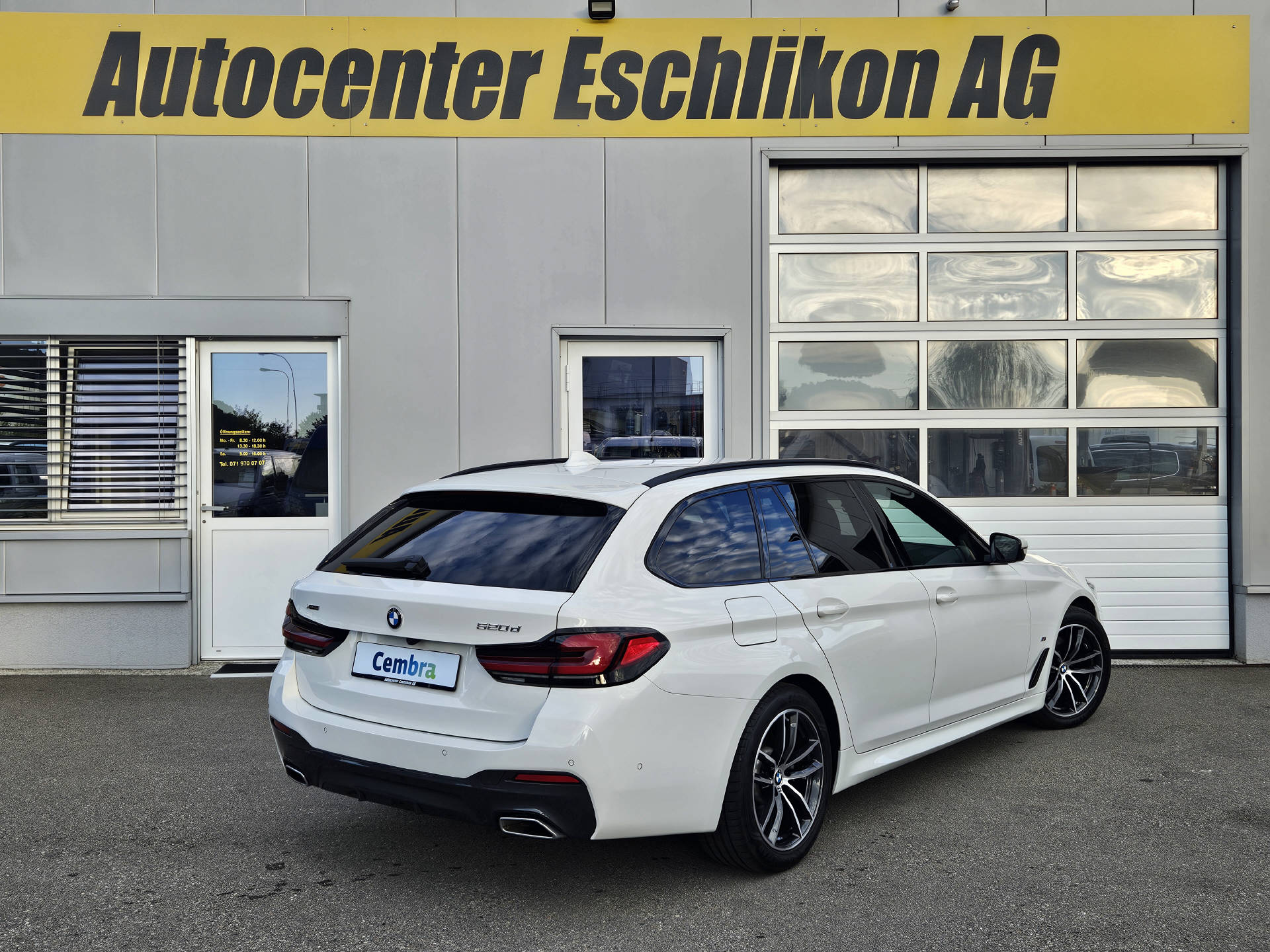 BMW 520d xDrive * Pack M Sport * Pack M Aerodynamik * BMW Service Plus 10 Jahre/ 100'000 km *-image-5