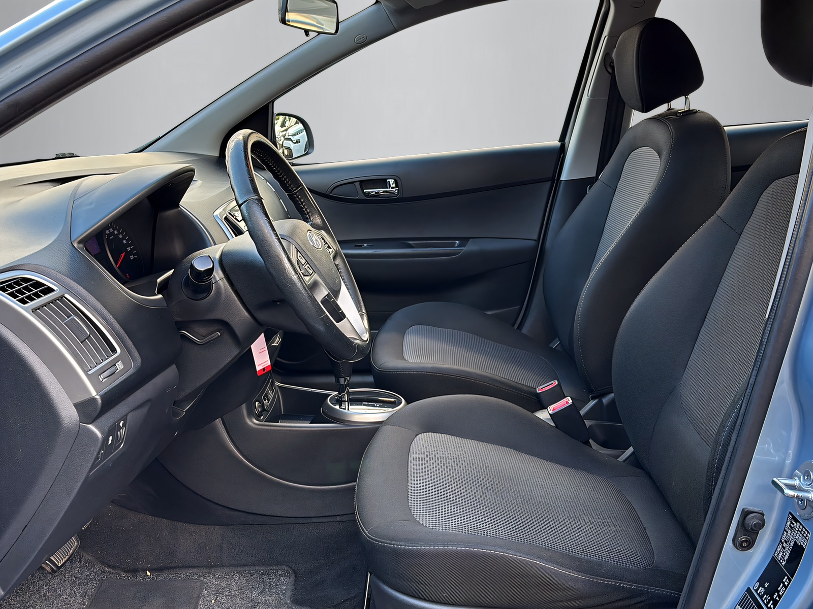 HYUNDAI i20 1.4 Style-image-2