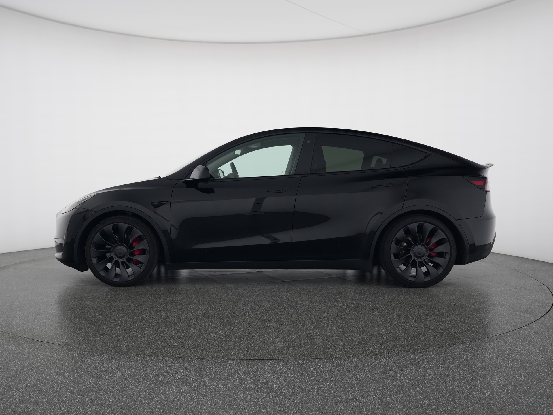 TESLA Model Y Performance-image-2