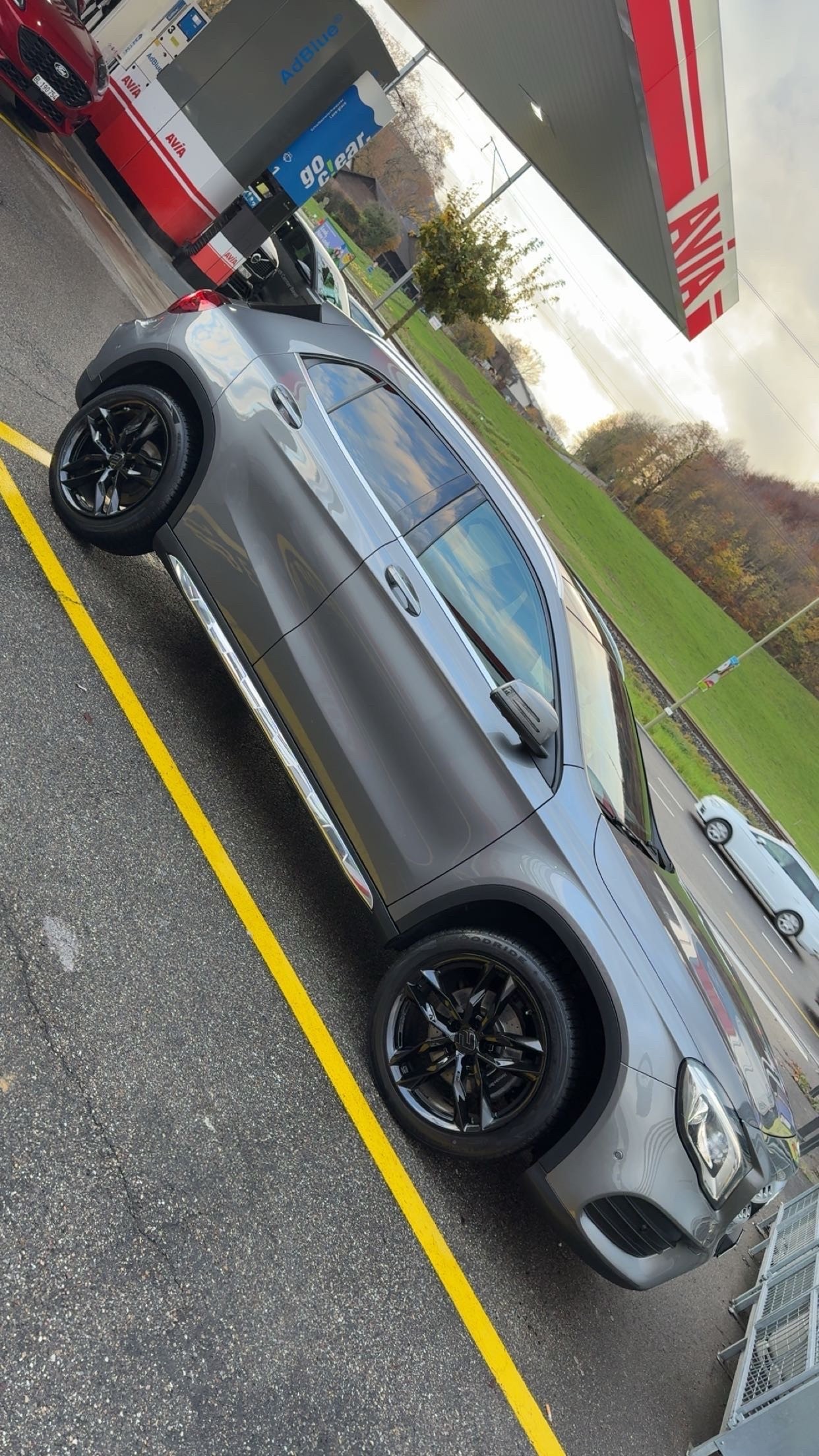 MERCEDES-BENZ GLA 220 d AMG Line 4m-image-2
