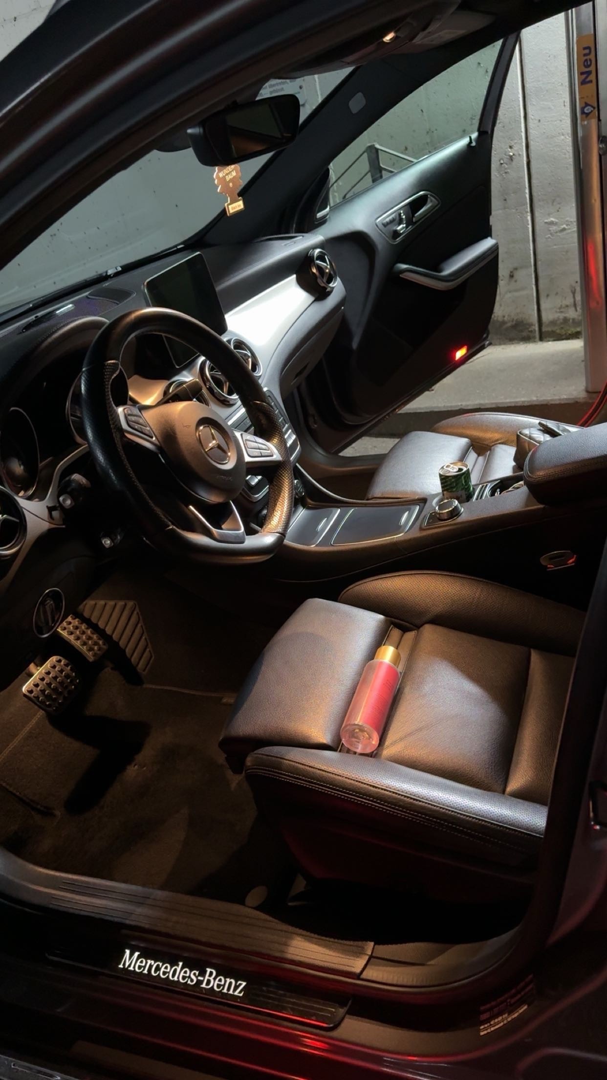 MERCEDES-BENZ GLA 220 d AMG Line 4m-image-3