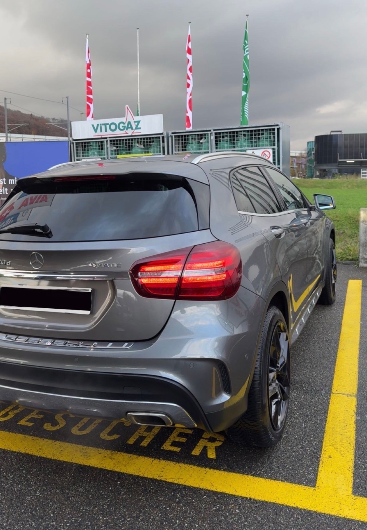 MERCEDES-BENZ GLA 220 d AMG Line 4m-image-1