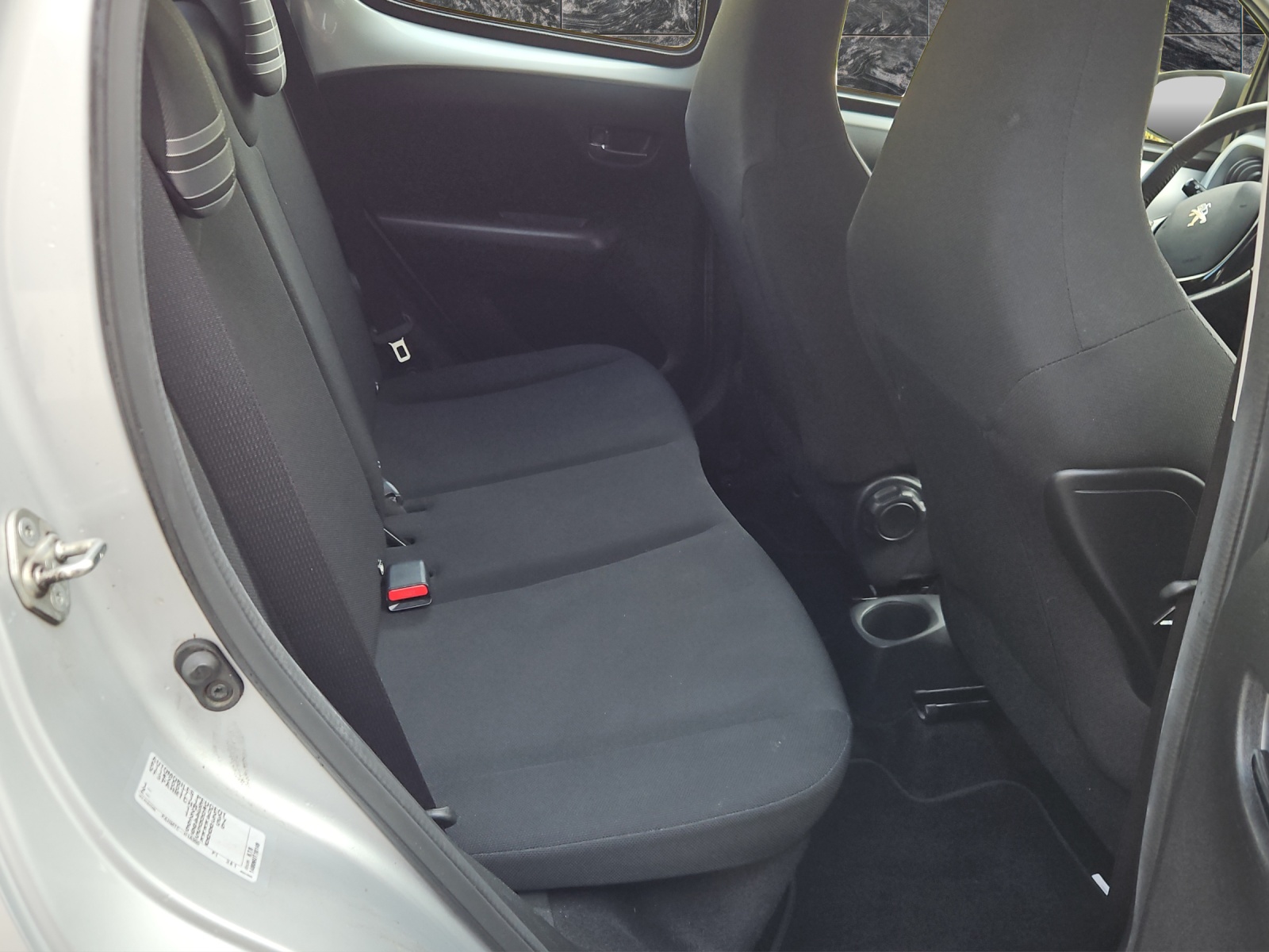 PEUGEOT 108 1.2 VTi Allure-image-10
