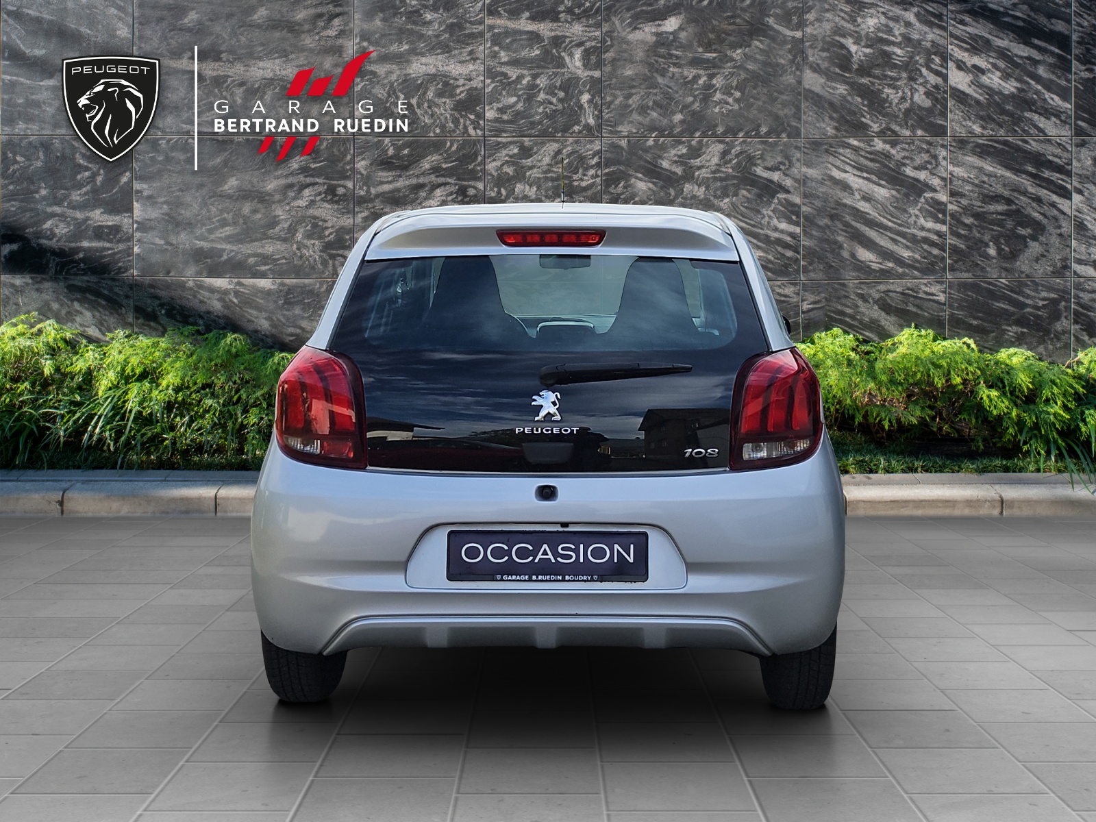 PEUGEOT 108 1.2 VTi Allure-image-8