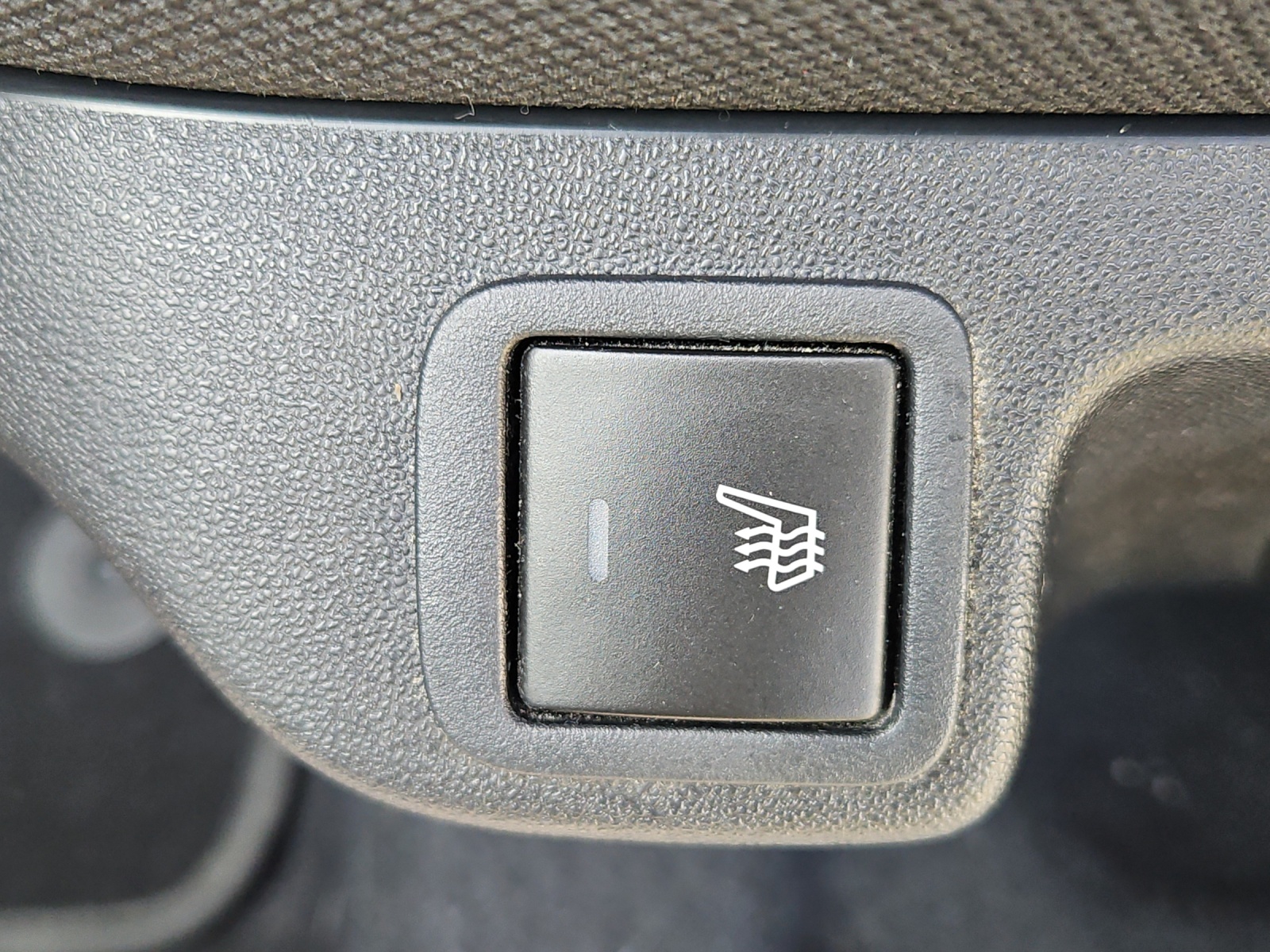 PEUGEOT 108 1.2 VTi Allure-image-17