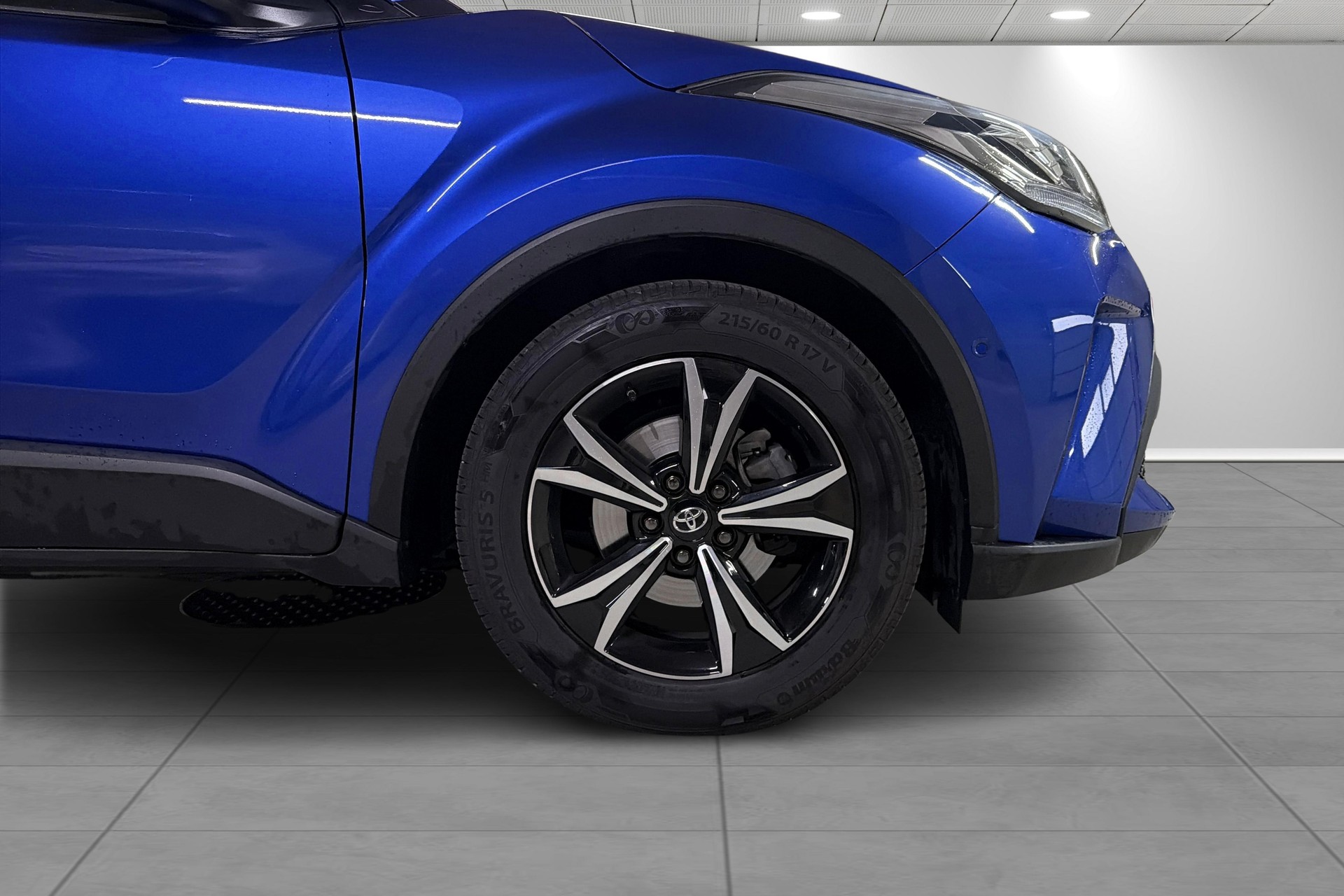 TOYOTA C-HR 1.8 HSD CVT Trend-showroom-element-3