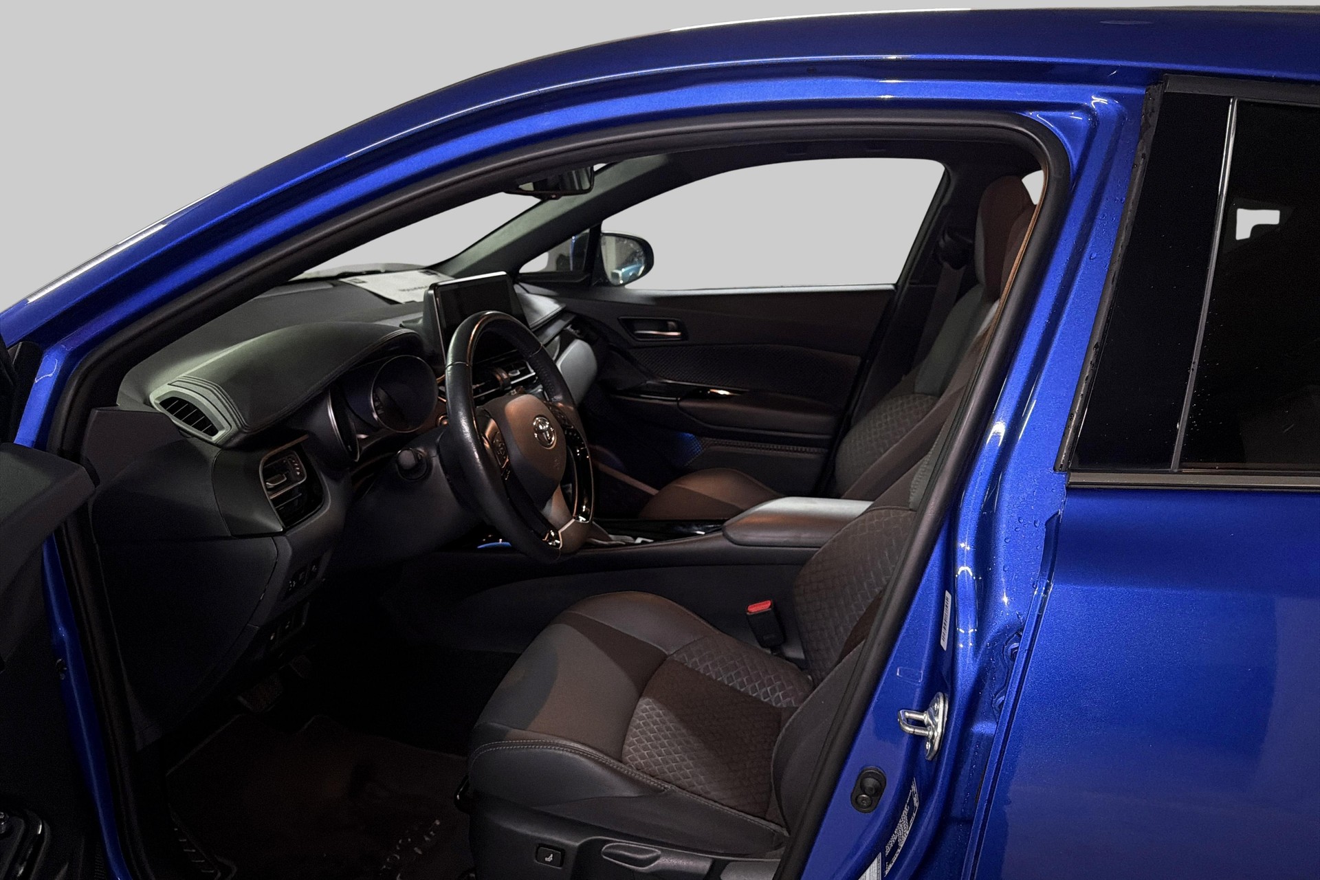TOYOTA C-HR 1.8 HSD CVT Trend-image-7