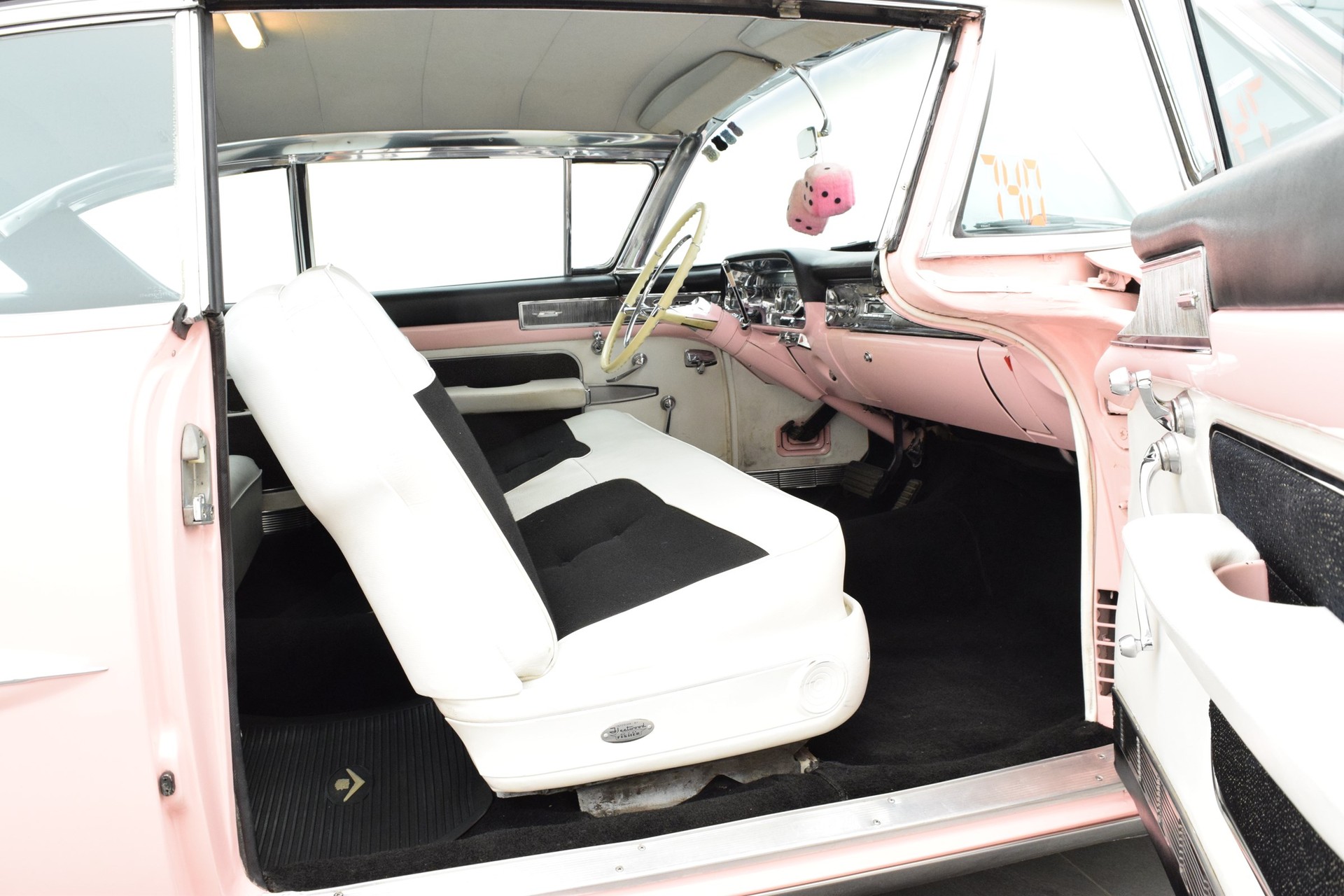 CADILLAC Deville Coupe-image-12