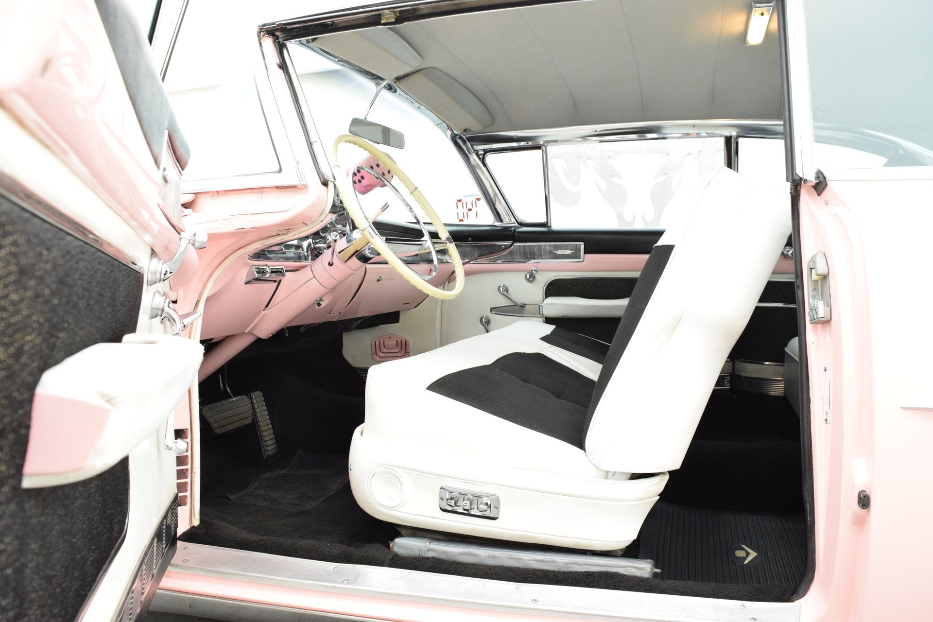 CADILLAC Deville Coupe-image-7