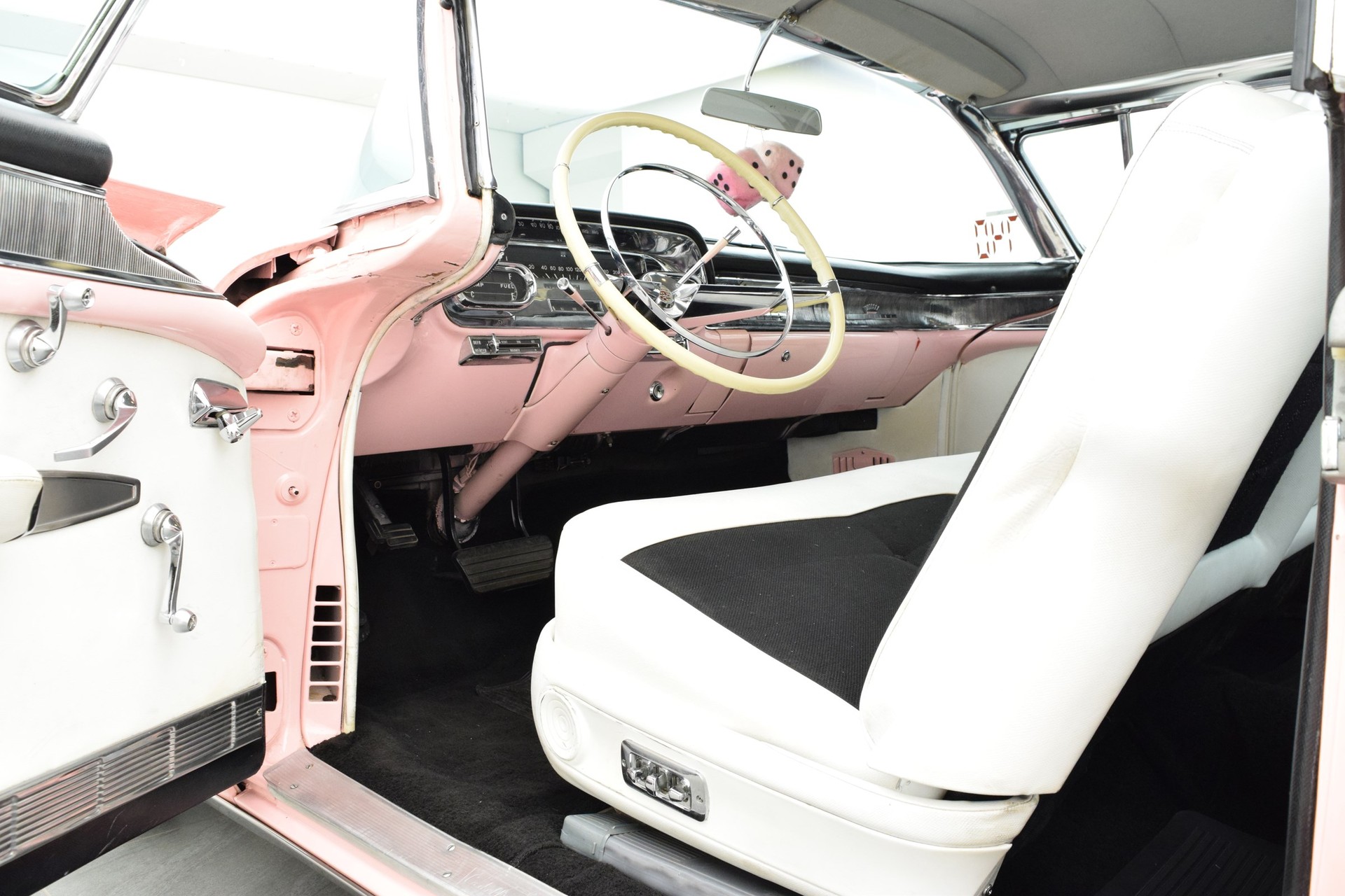 CADILLAC Deville Coupe-image-6