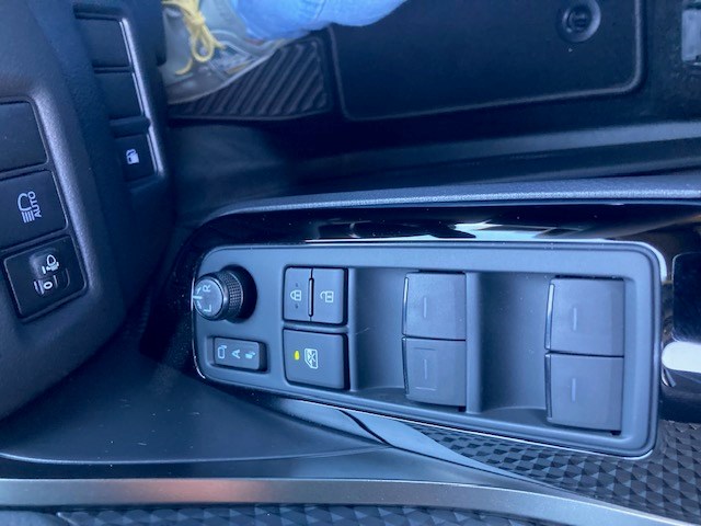 TOYOTA C-HR 1.8 HSD CVT Trend-image-14