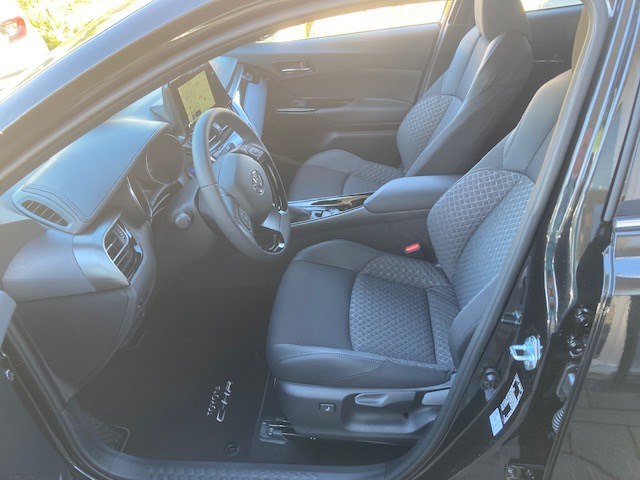 TOYOTA C-HR 1.8 HSD CVT Trend-image-8