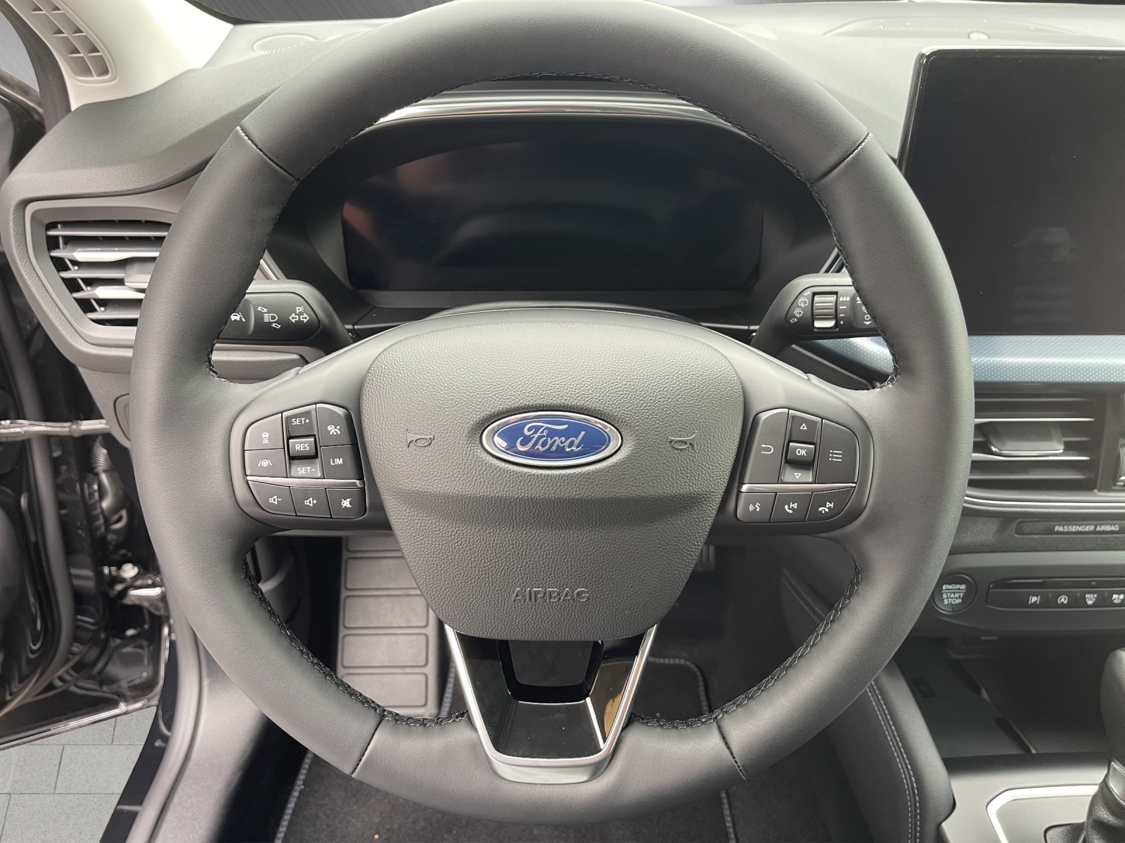 FORD Focus Station Wagon 1.0i EcoB Active-image-9
