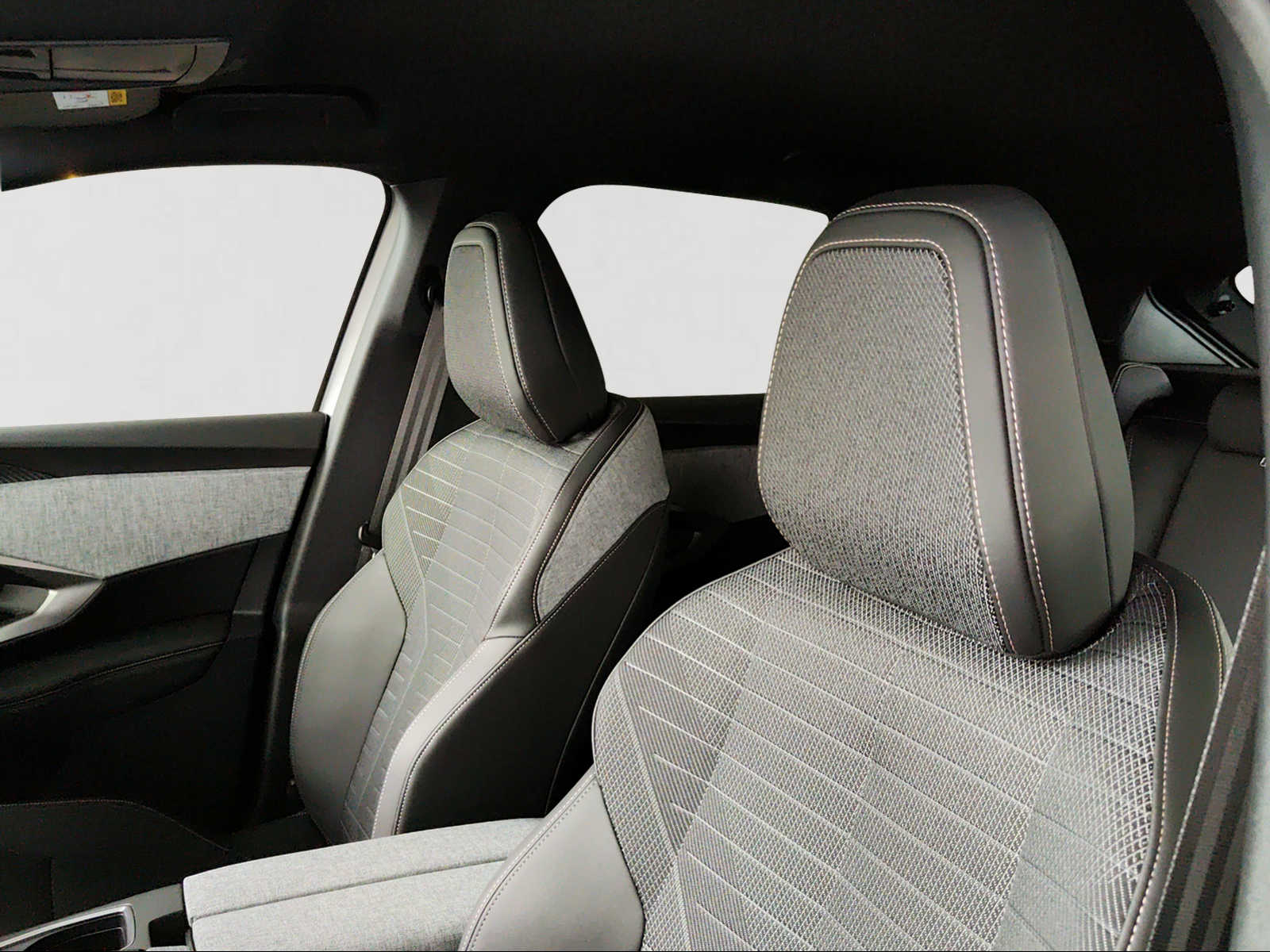 PEUGEOT 3008 136 e-DSC6 Hybrid Allure-image-9