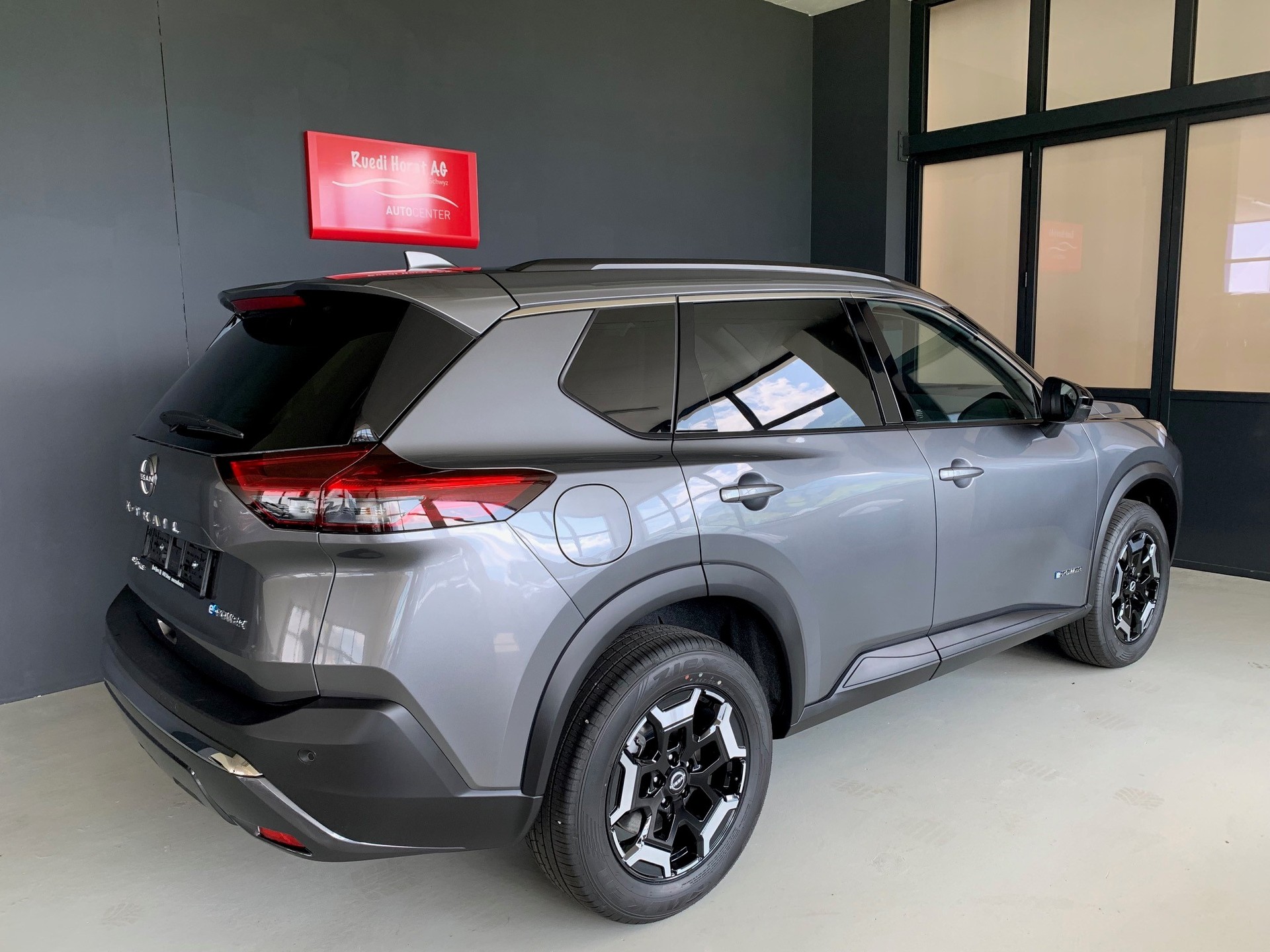 NISSAN X-Trail 1.5 VC-T N-Trek e-4orce 7P-image-3