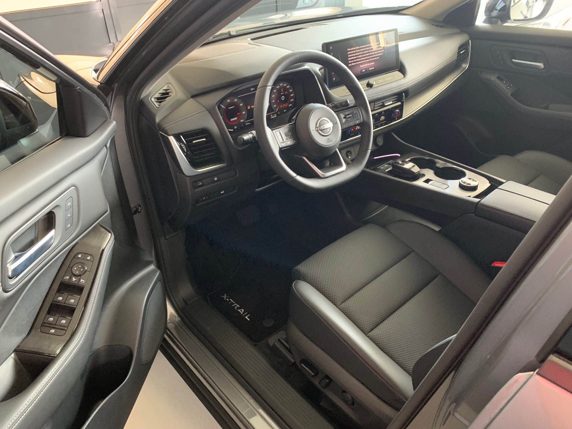NISSAN X-Trail 1.5 VC-T N-Trek e-4orce 7P-image-8