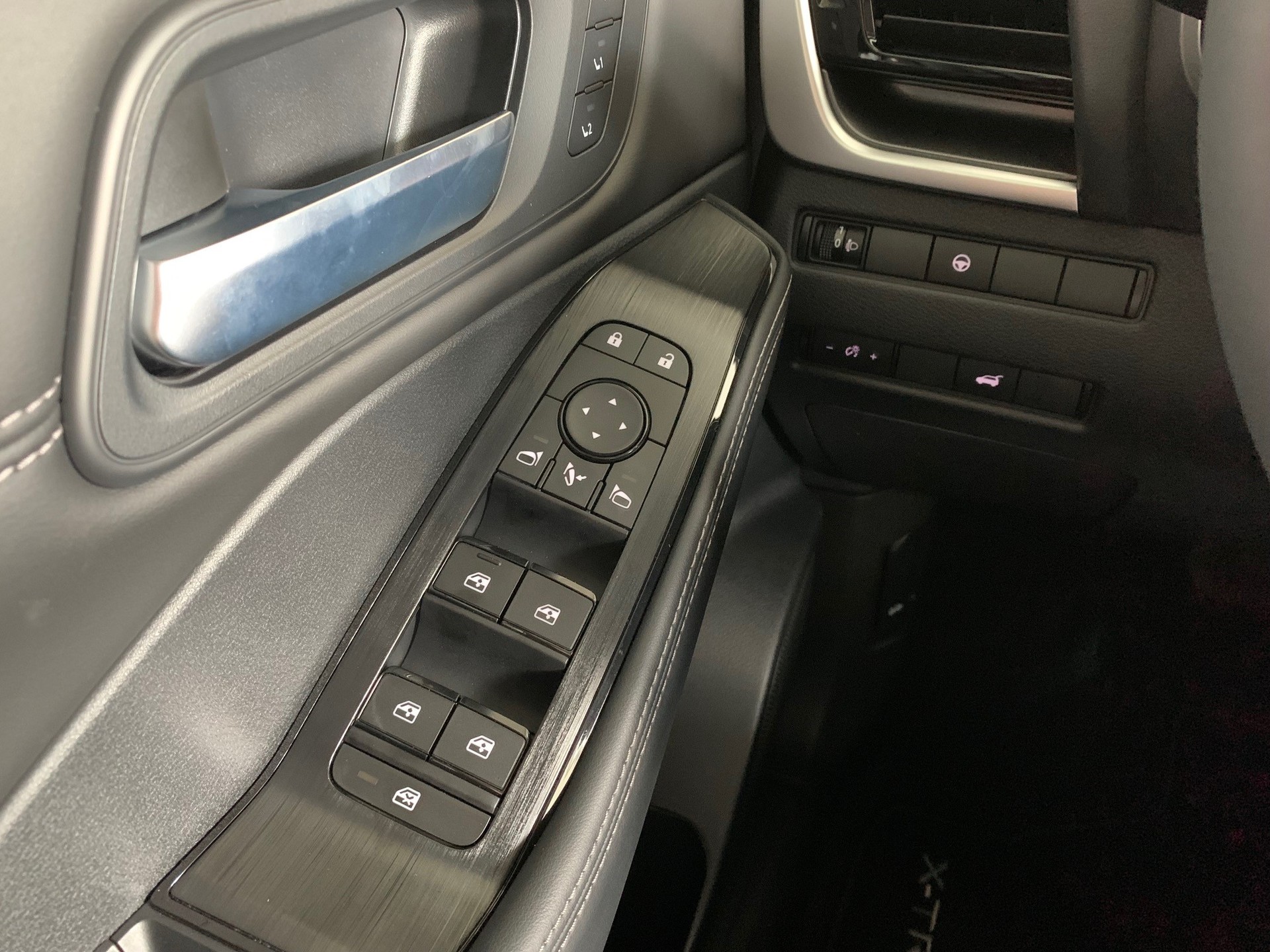 NISSAN X-Trail 1.5 VC-T N-Trek e-4orce 7P-image-11