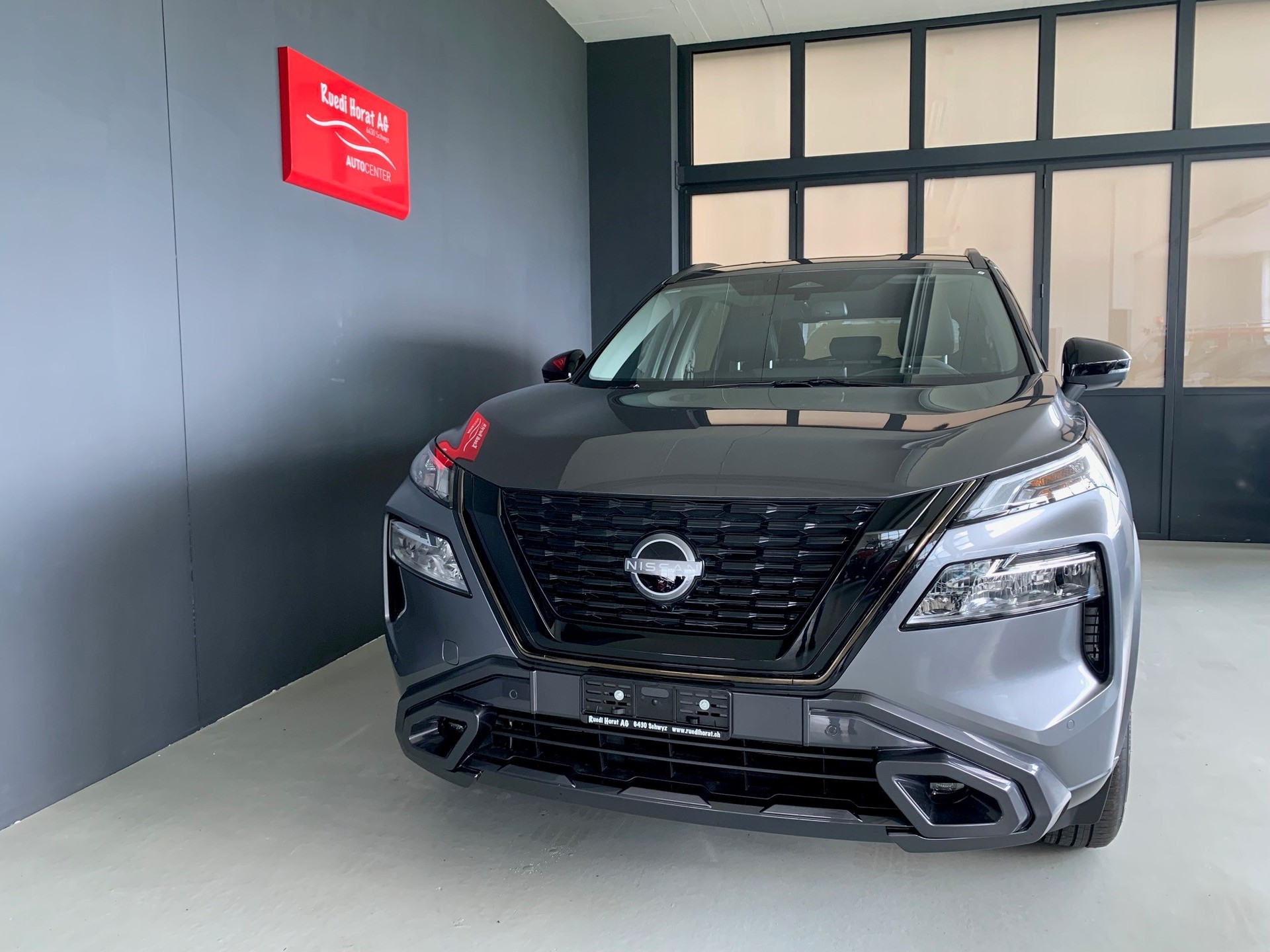 NISSAN X-Trail 1.5 VC-T N-Trek e-4orce 7P-image-2