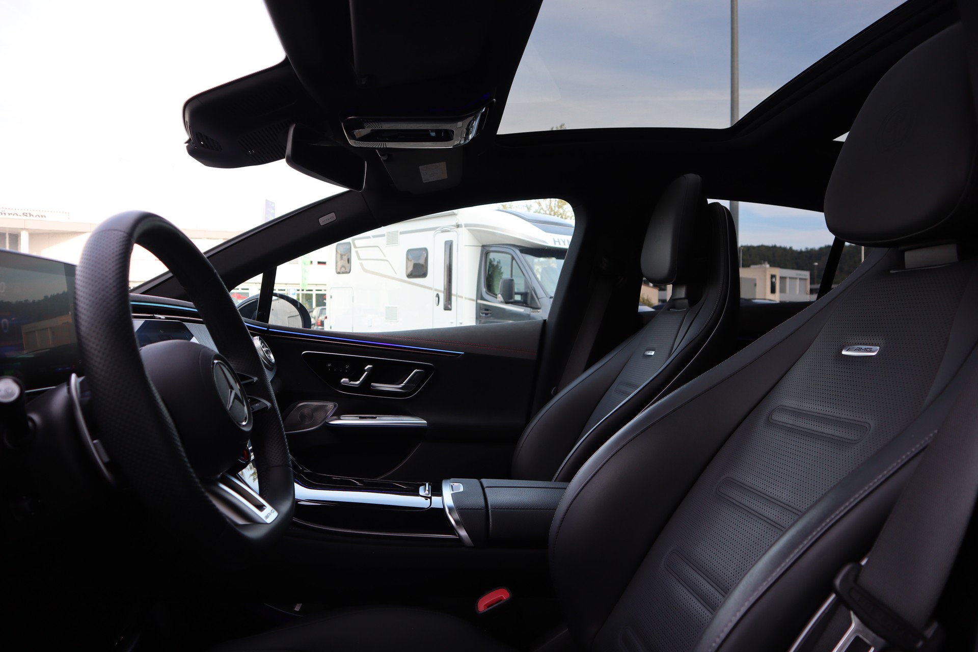 MERCEDES-BENZ EQE 43 AMG 4 Matic-image-3