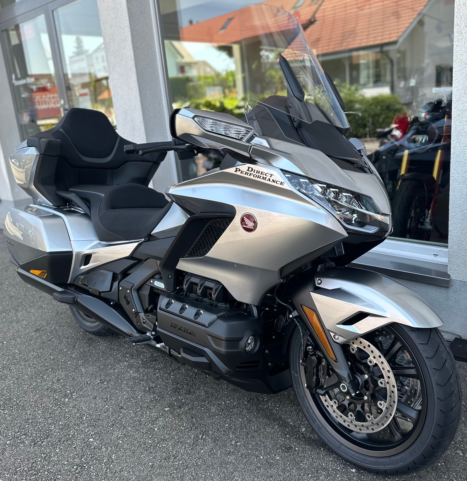 HONDA Gold Wing Tour 2025-showroom-element-2