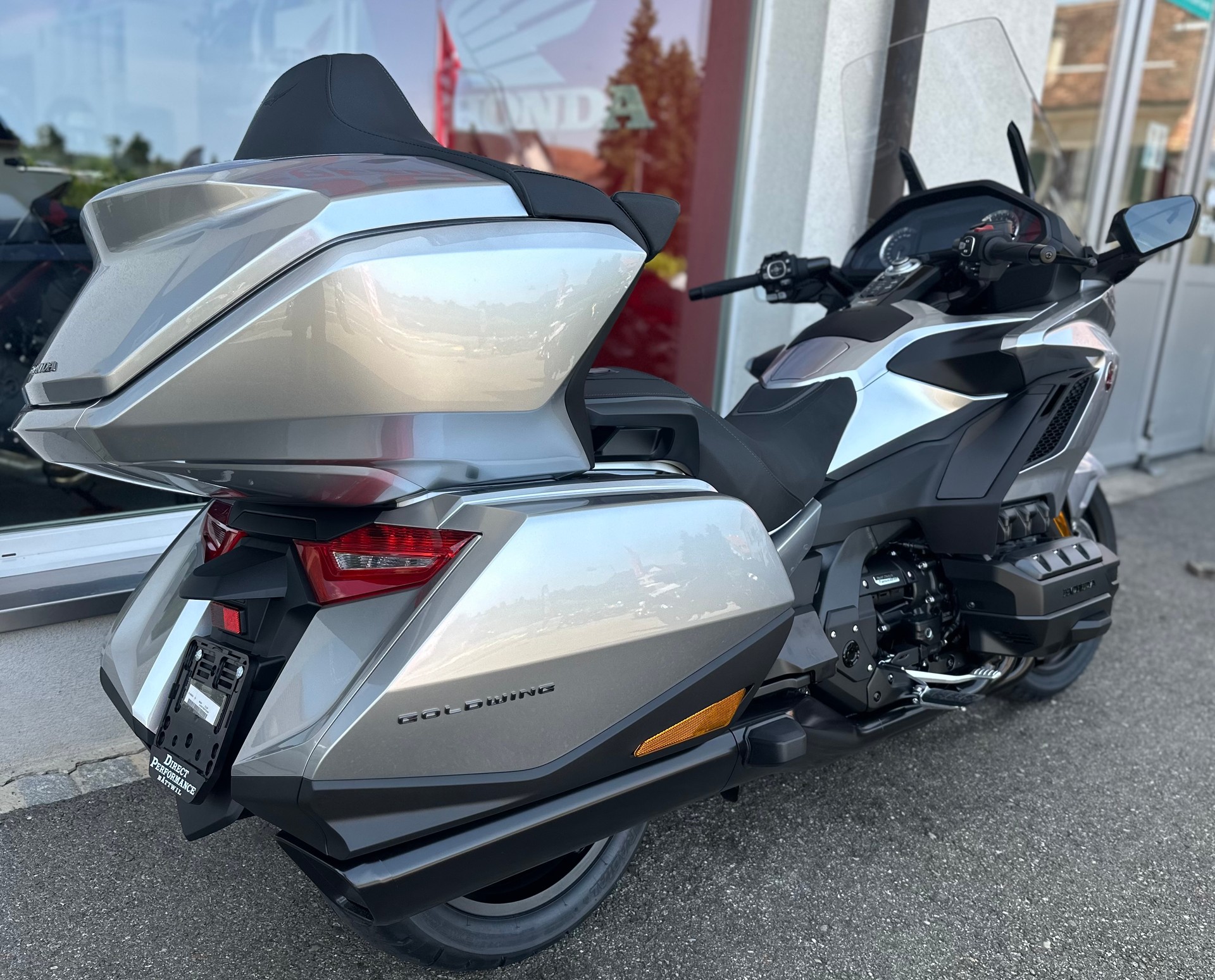HONDA Gold Wing Tour 2025-showroom-element-3