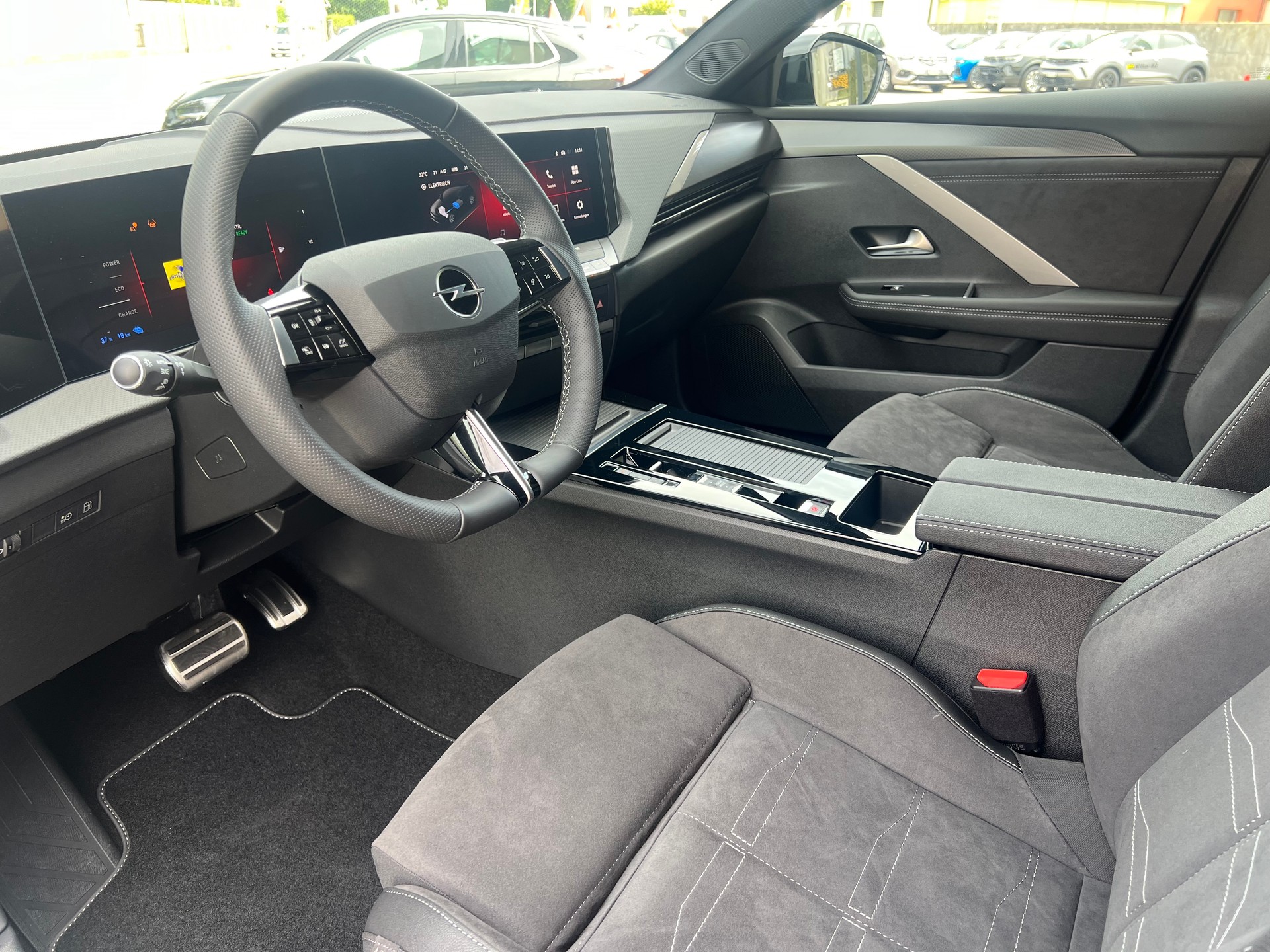 OPEL Astra 1.6 PHEV GS A-image-6