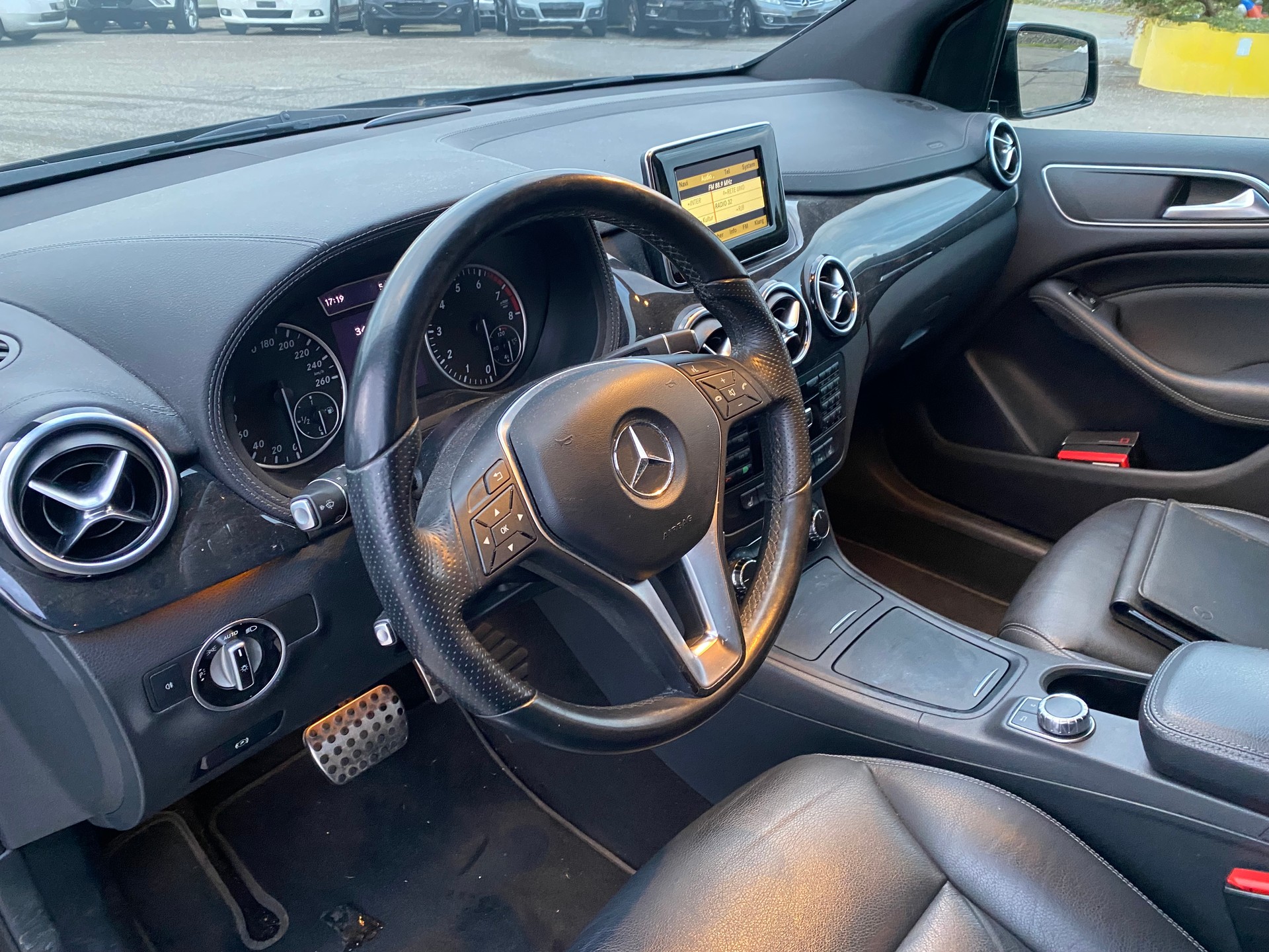 MERCEDES-BENZ B 200 Active Edition-image-4