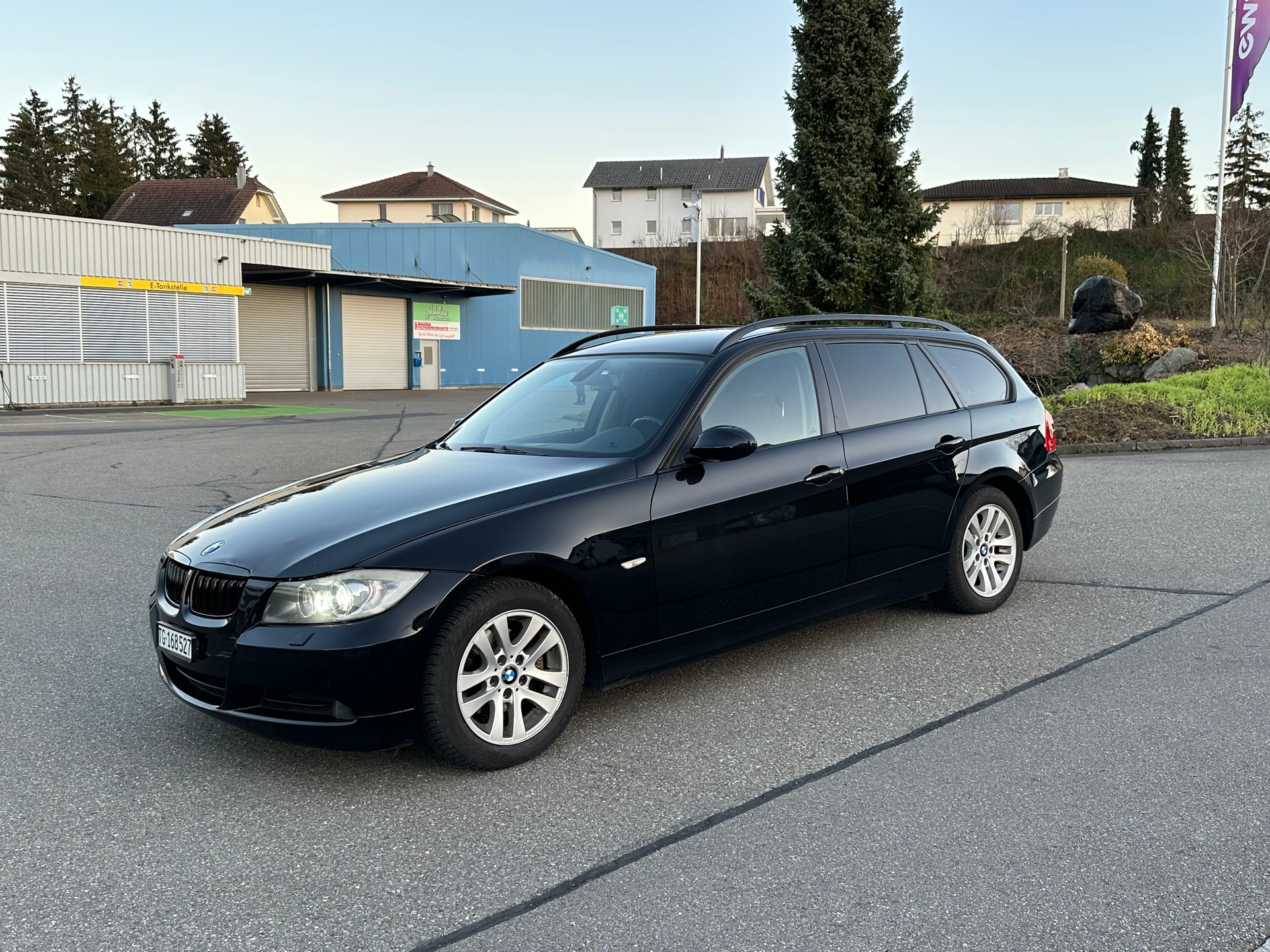 BMW 320d-image-7