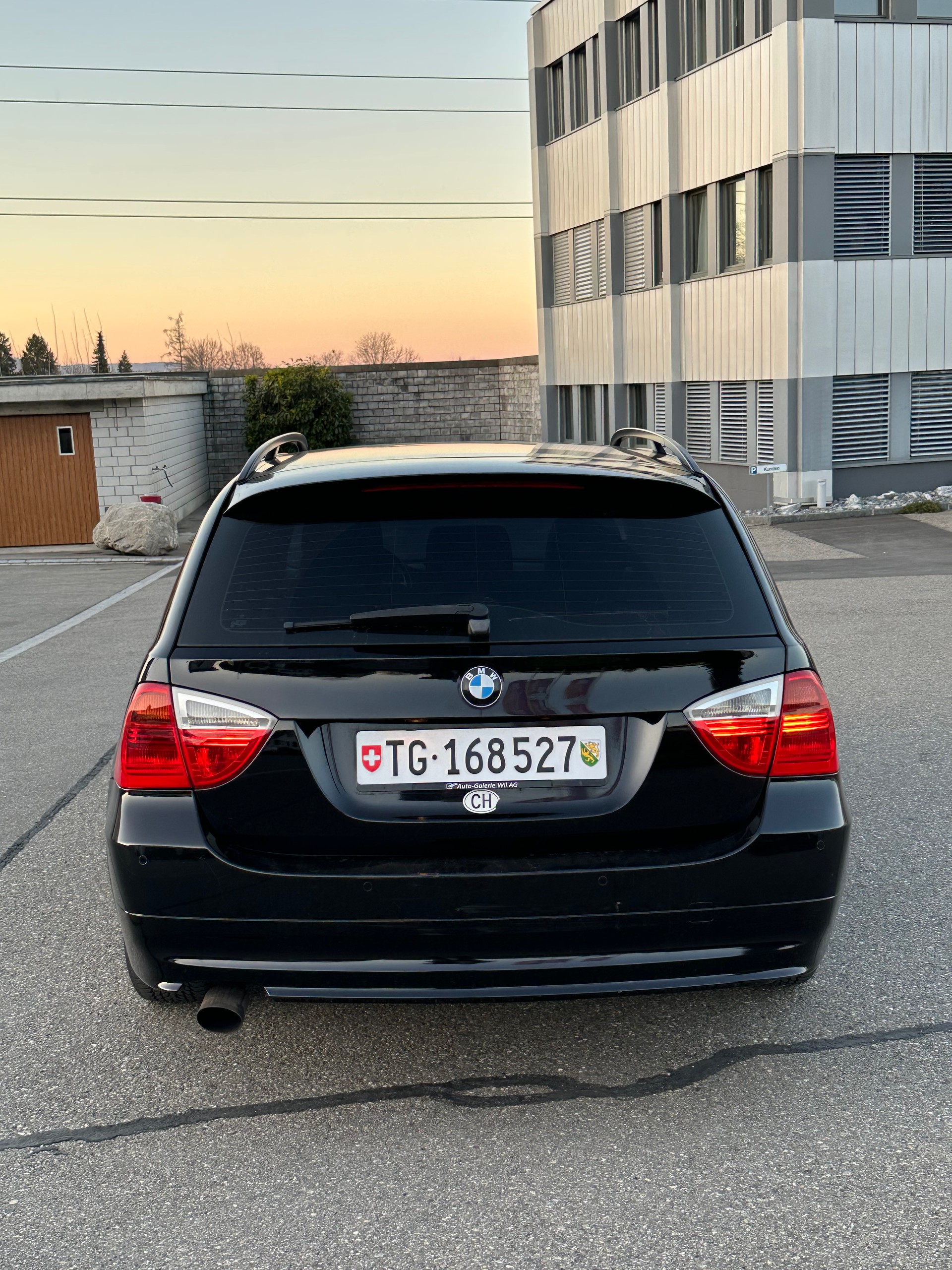 BMW 320d-image-5