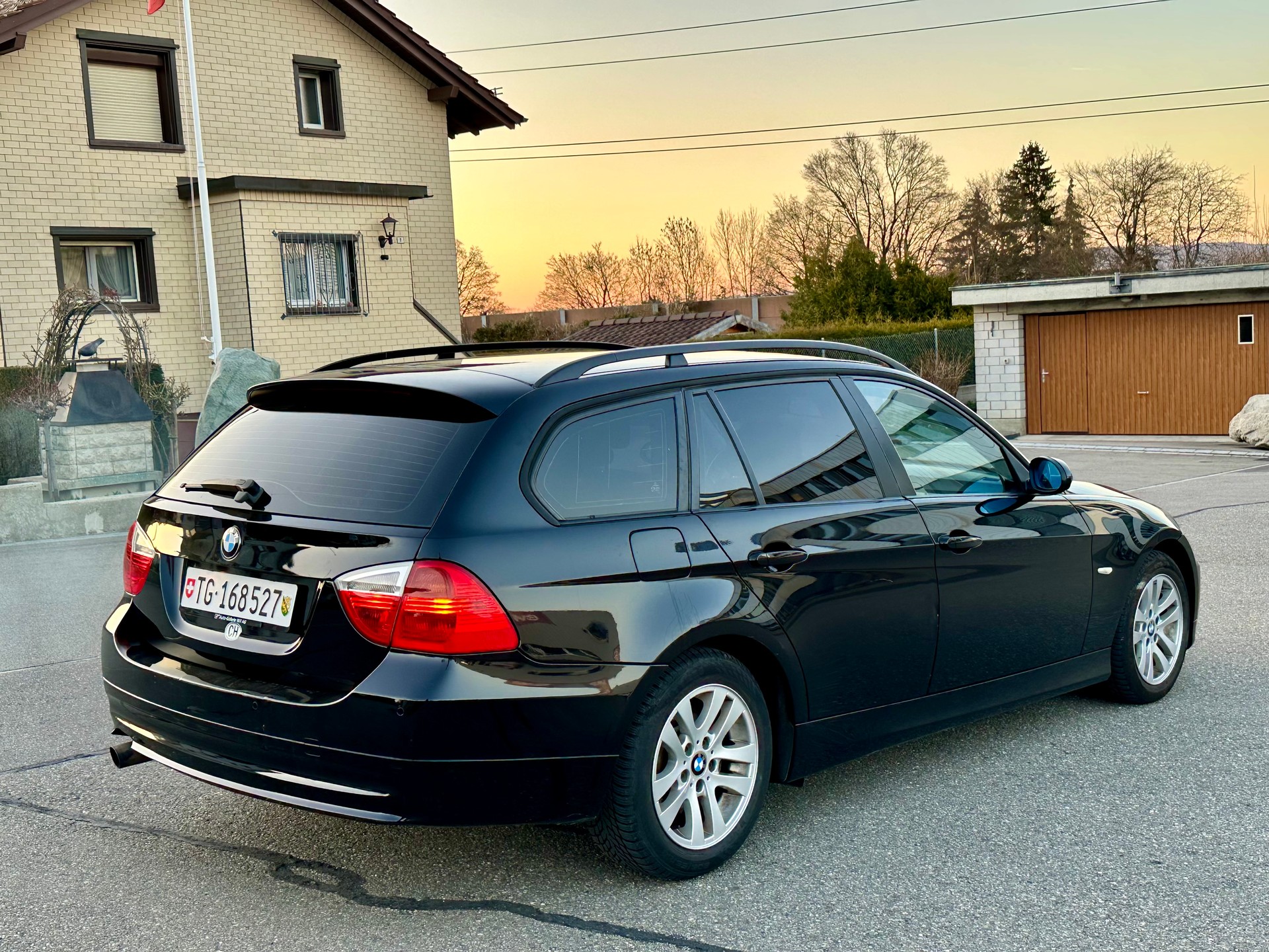 BMW 320d-image-4