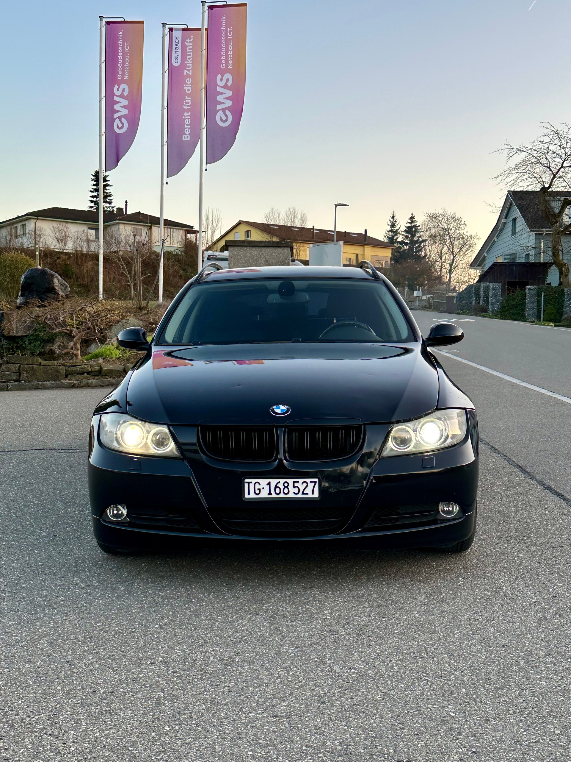 BMW 320d-image-1