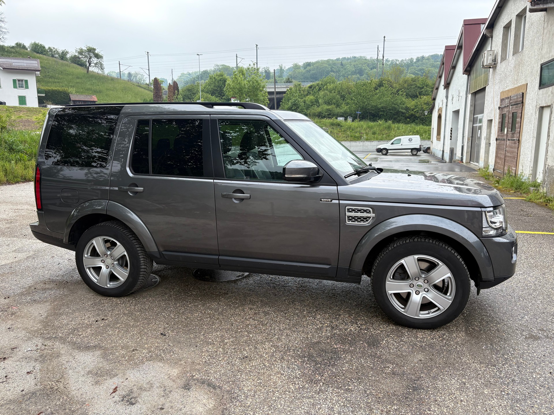 LAND ROVER Discovery 3.0 SDV6 HSE Automatic-image-0