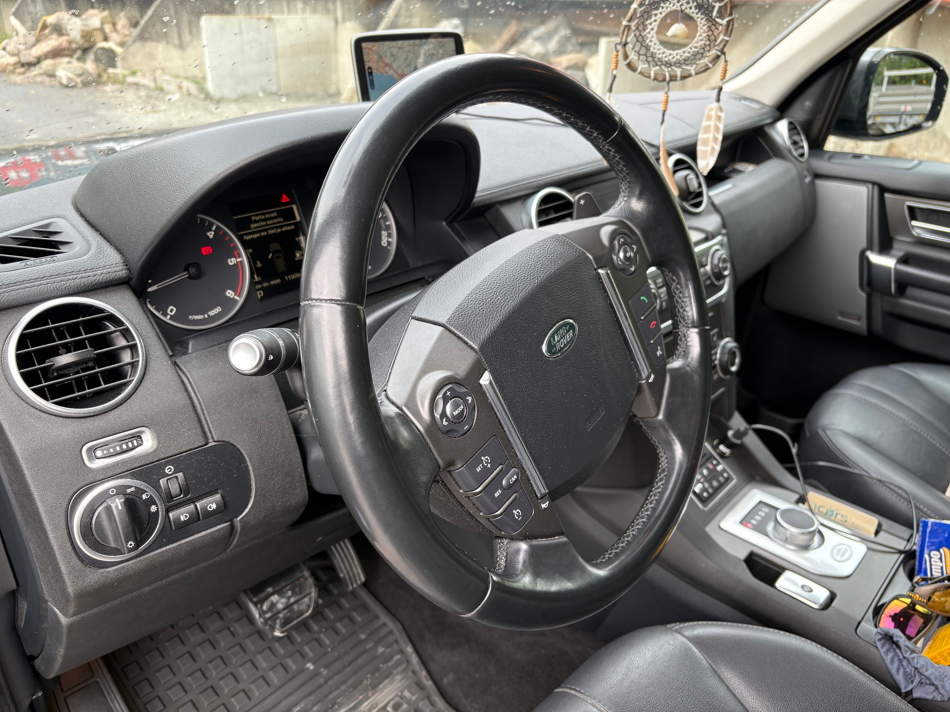 LAND ROVER Discovery 3.0 SDV6 HSE Automatic-image-2