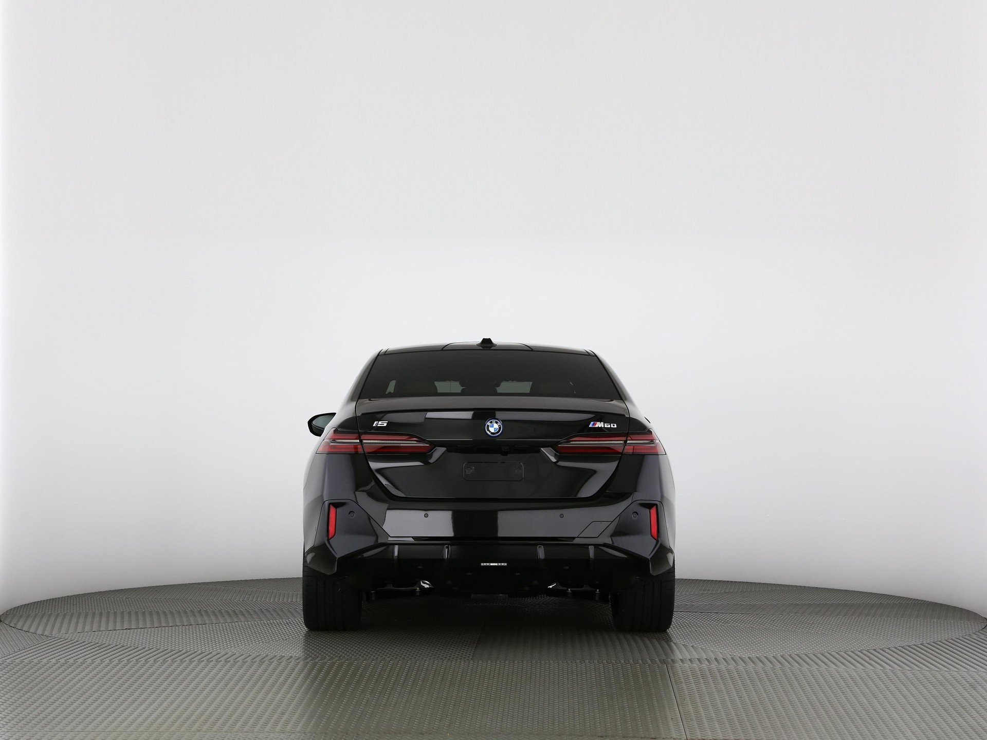 BMW i5 M60 xDrive-image-16