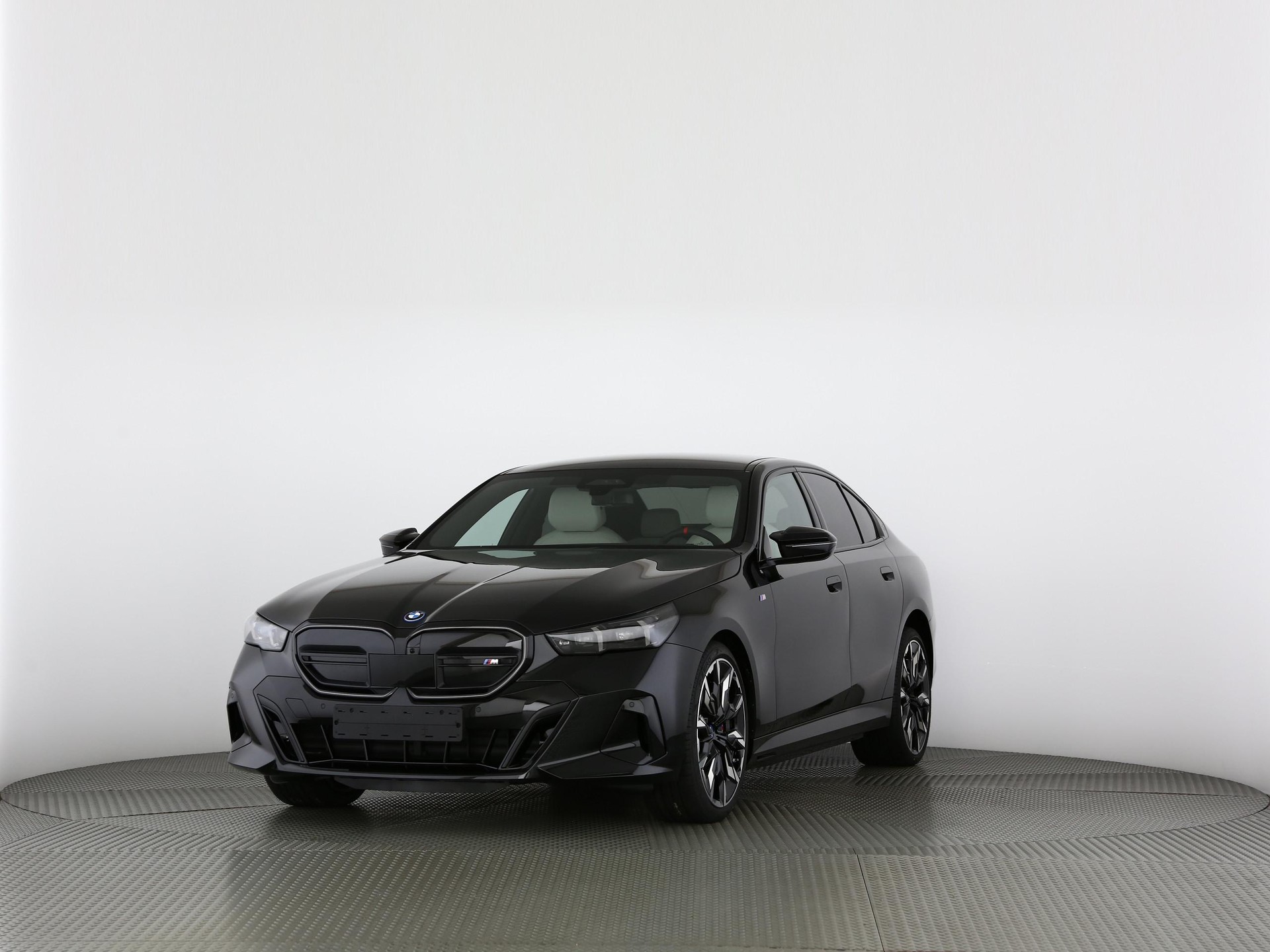 BMW i5 M60 xDrive-image-6
