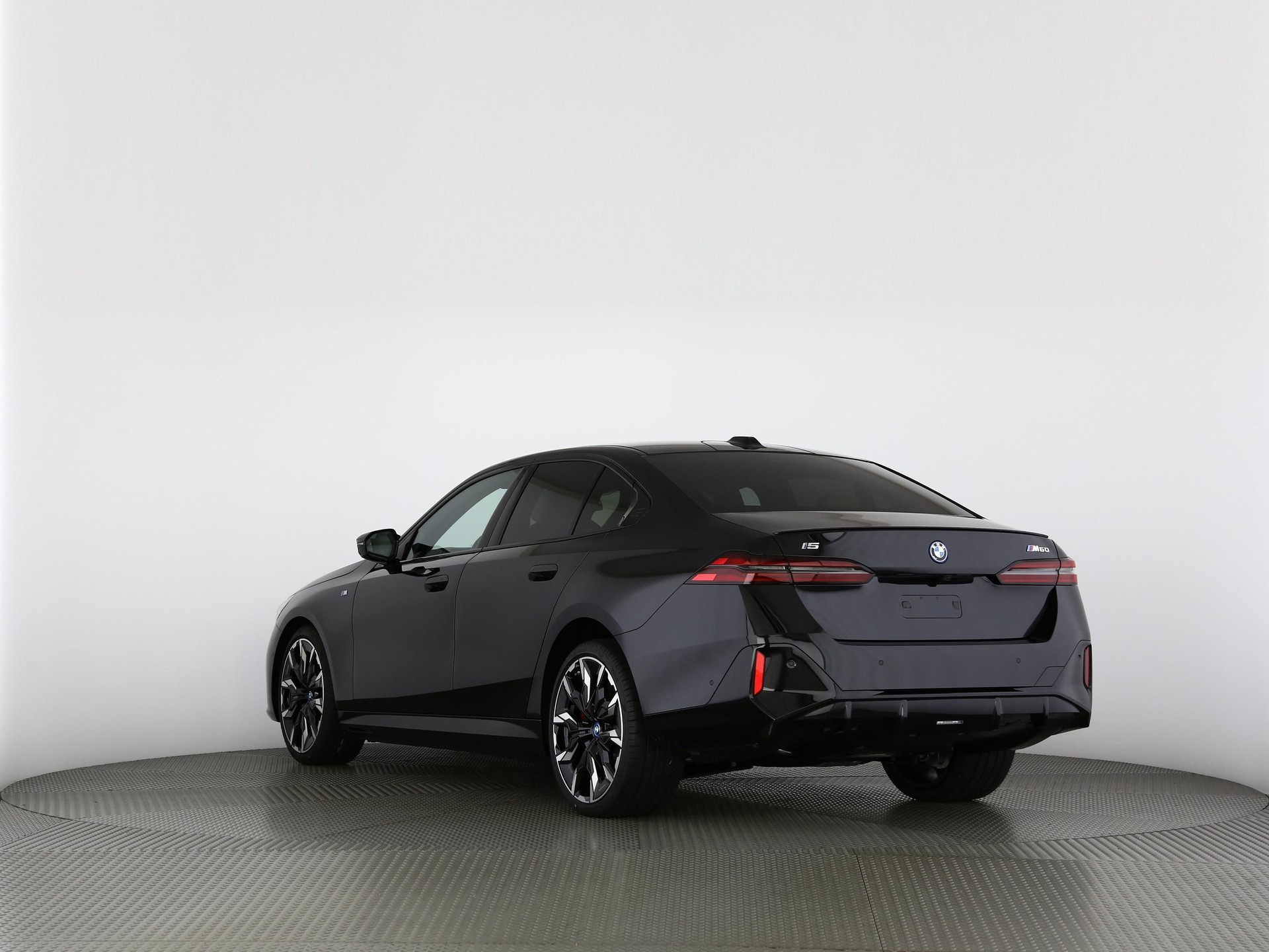 BMW i5 M60 xDrive-image-15