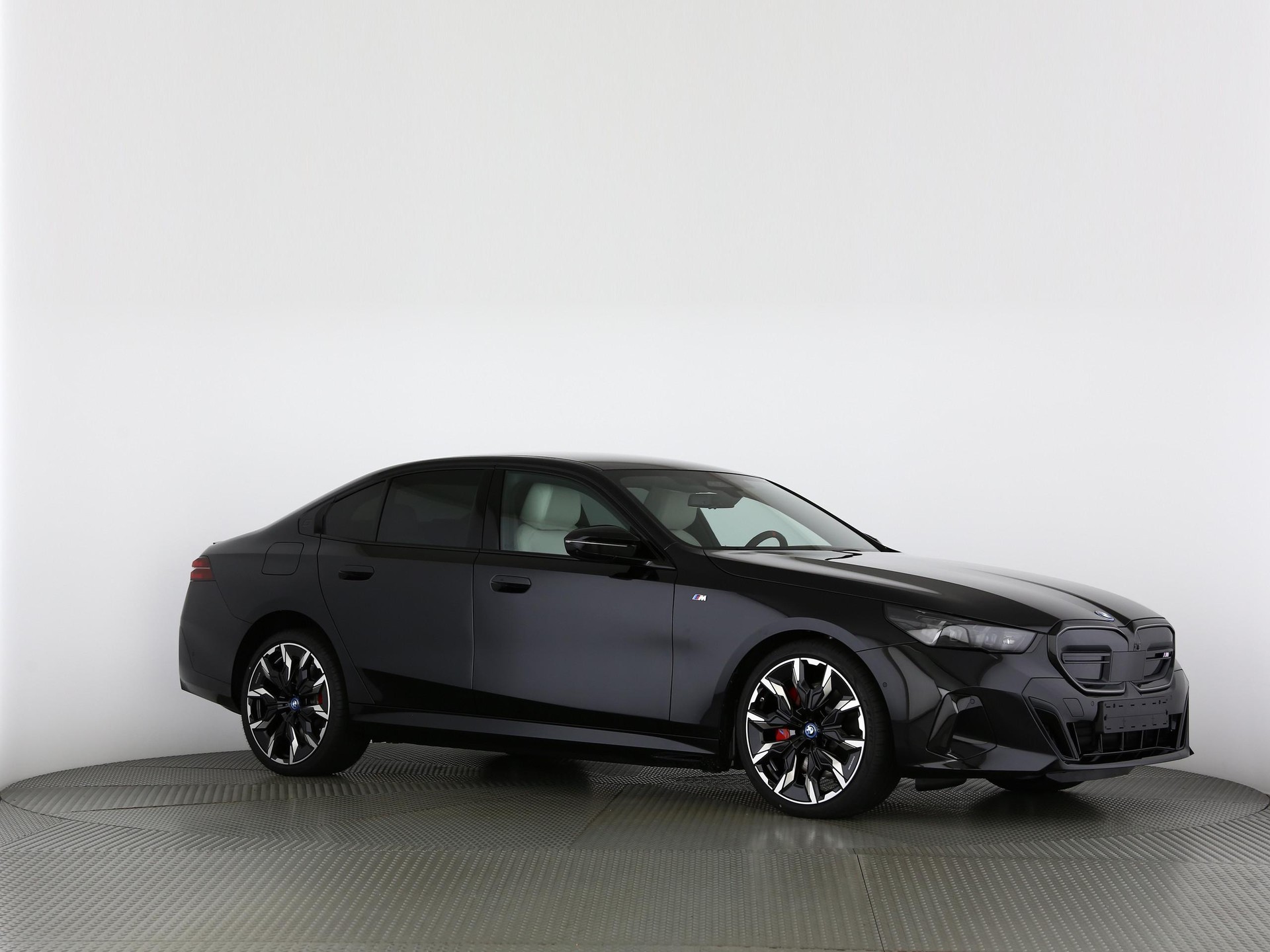 BMW i5 M60 xDrive-image-25