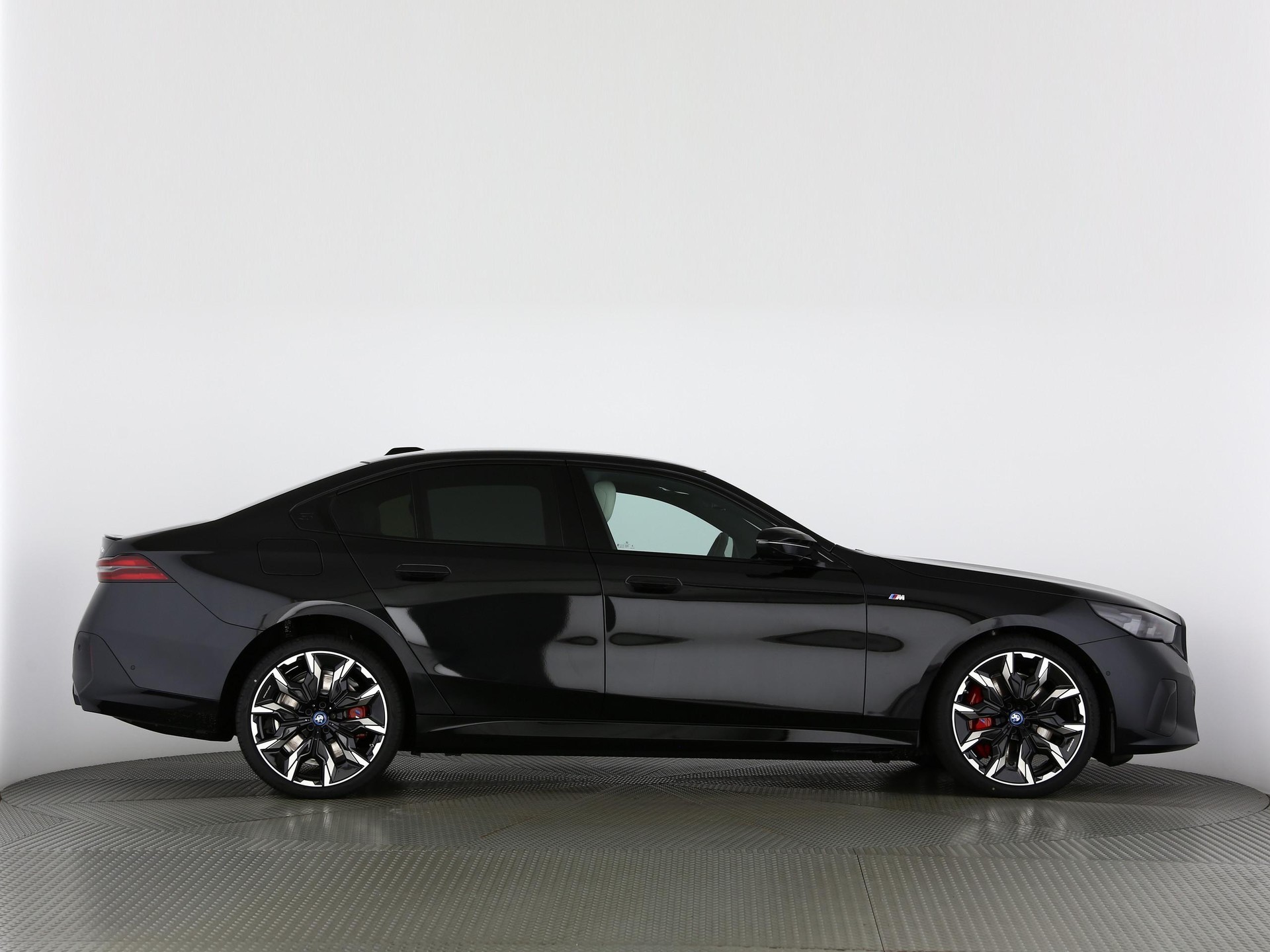 BMW i5 M60 xDrive-image-22